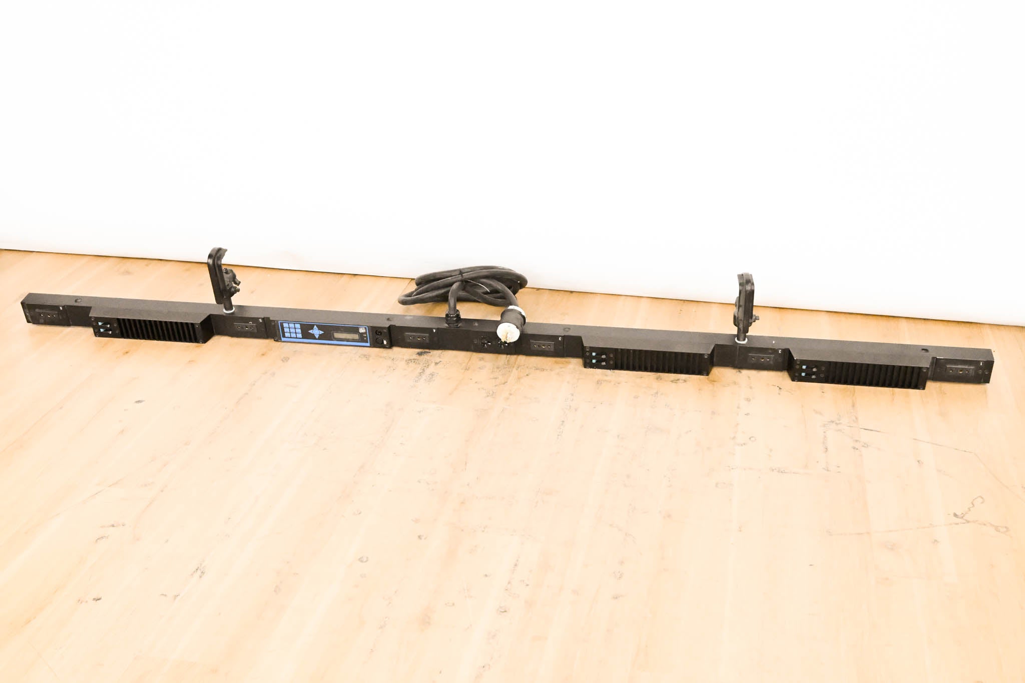 ETC SB6-10M 6 x 10A (1200W) SmartBar with Stage Pin Connectors