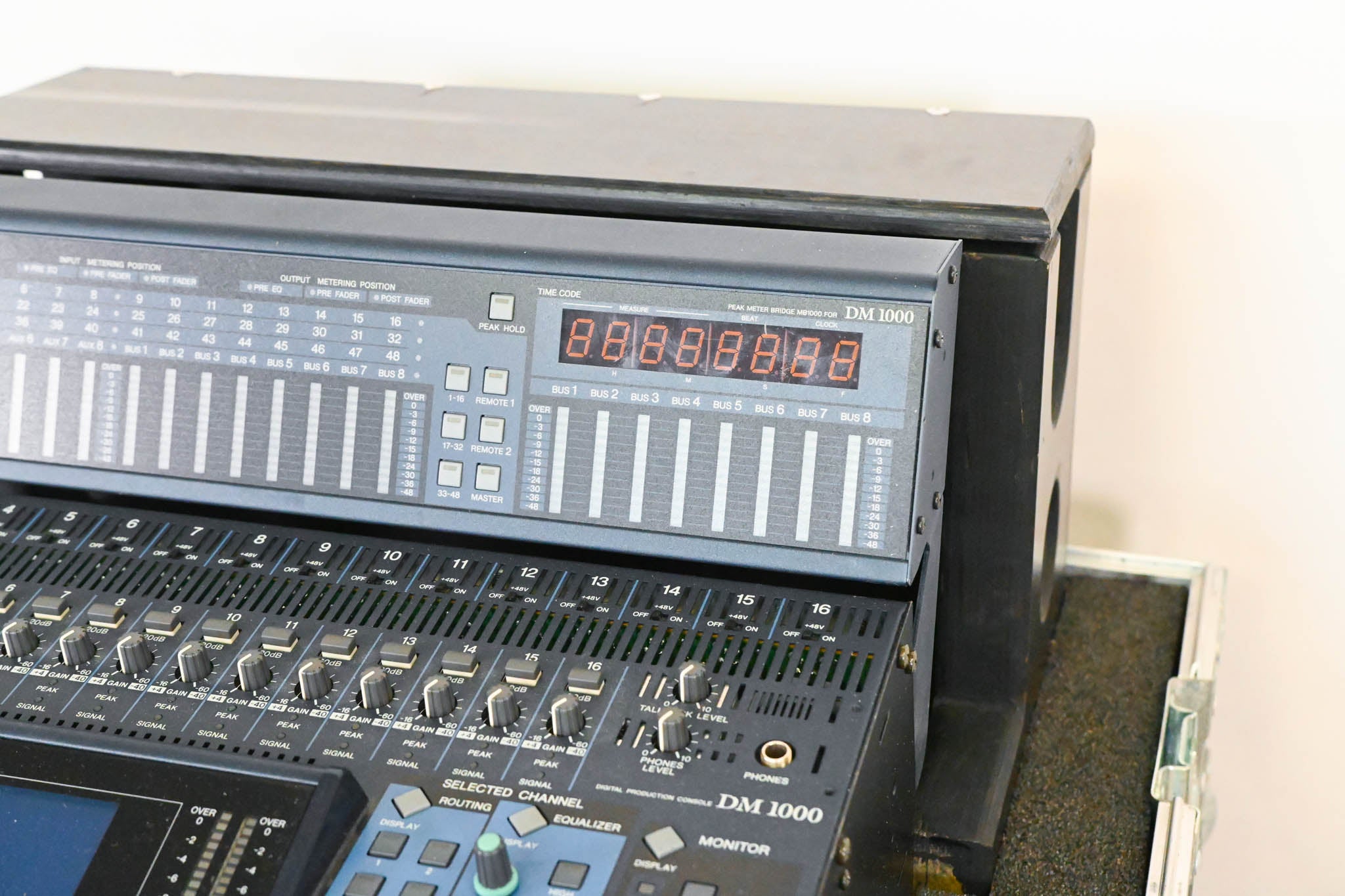 Yamaha DM1000 48-Channel Digital Audio Mixing Console w/ Road Case