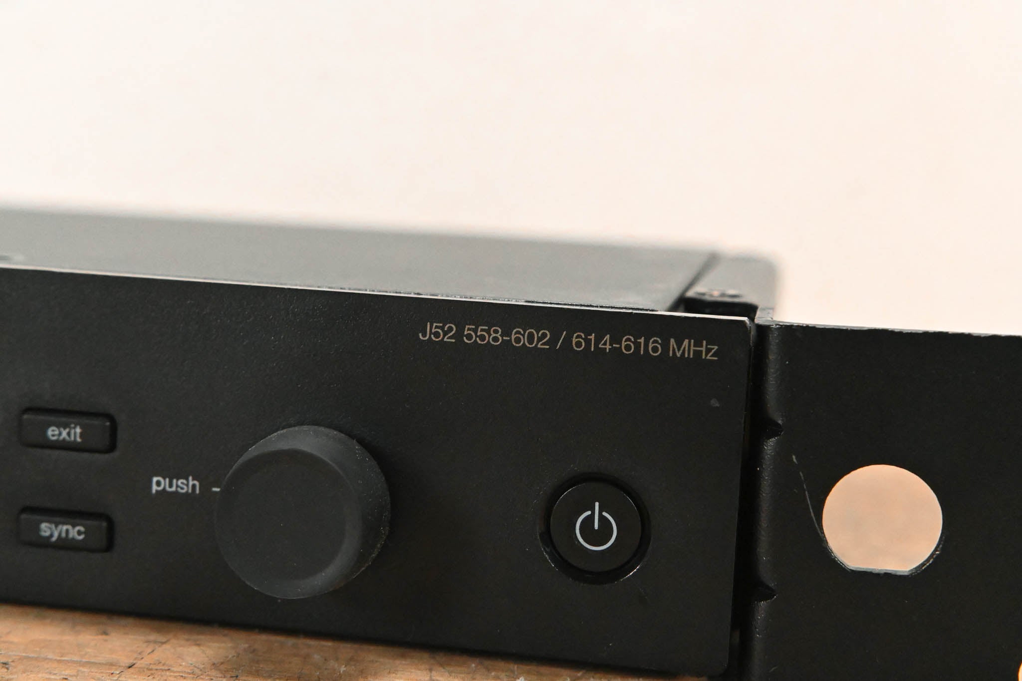 Shure SLXD4 Wireless Receiver - J52 Band: 558-602 / 614-616 MHz (NO PSU)