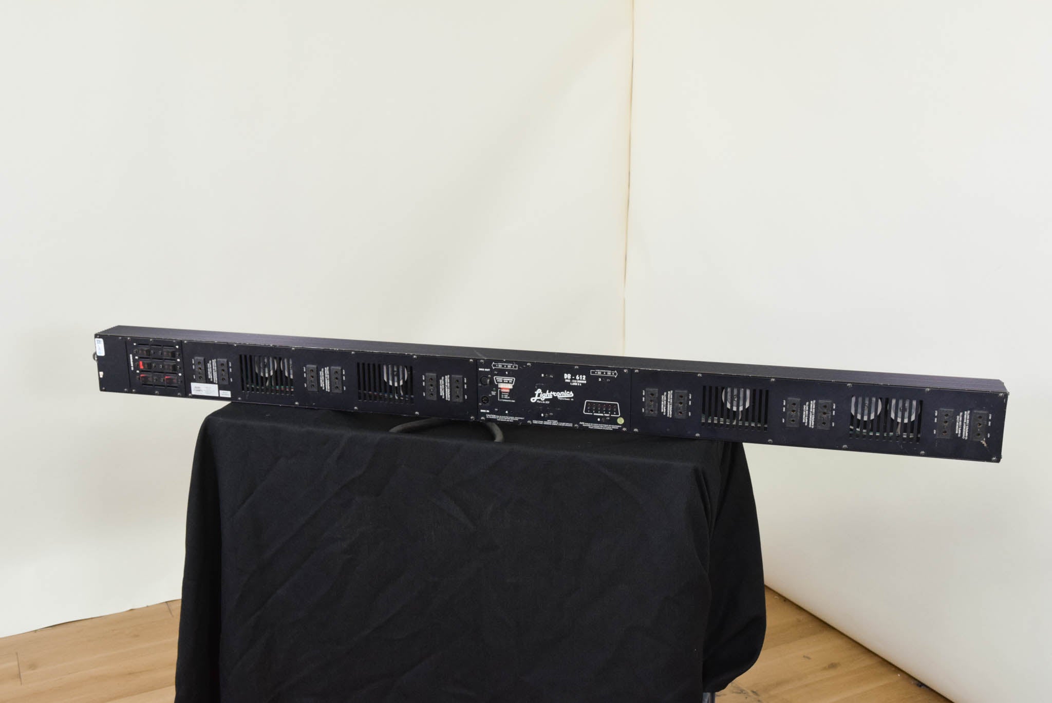 Lightronics DB612 1200W x 6-Channel Dimming Bar