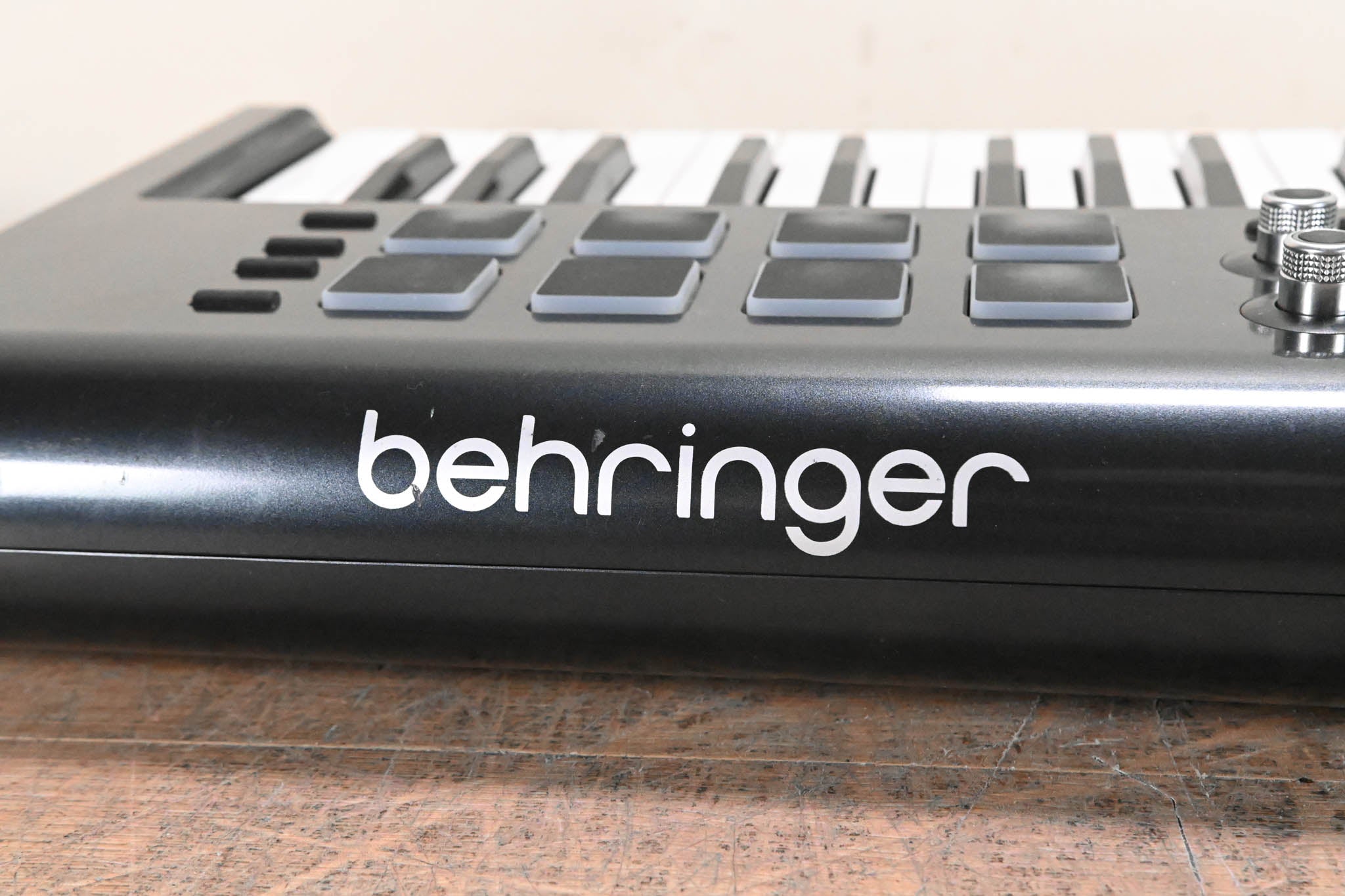 Behringer Motor 61 61-Key USB/MIDI Controller Keyboard (NO POWER SUPPLY)