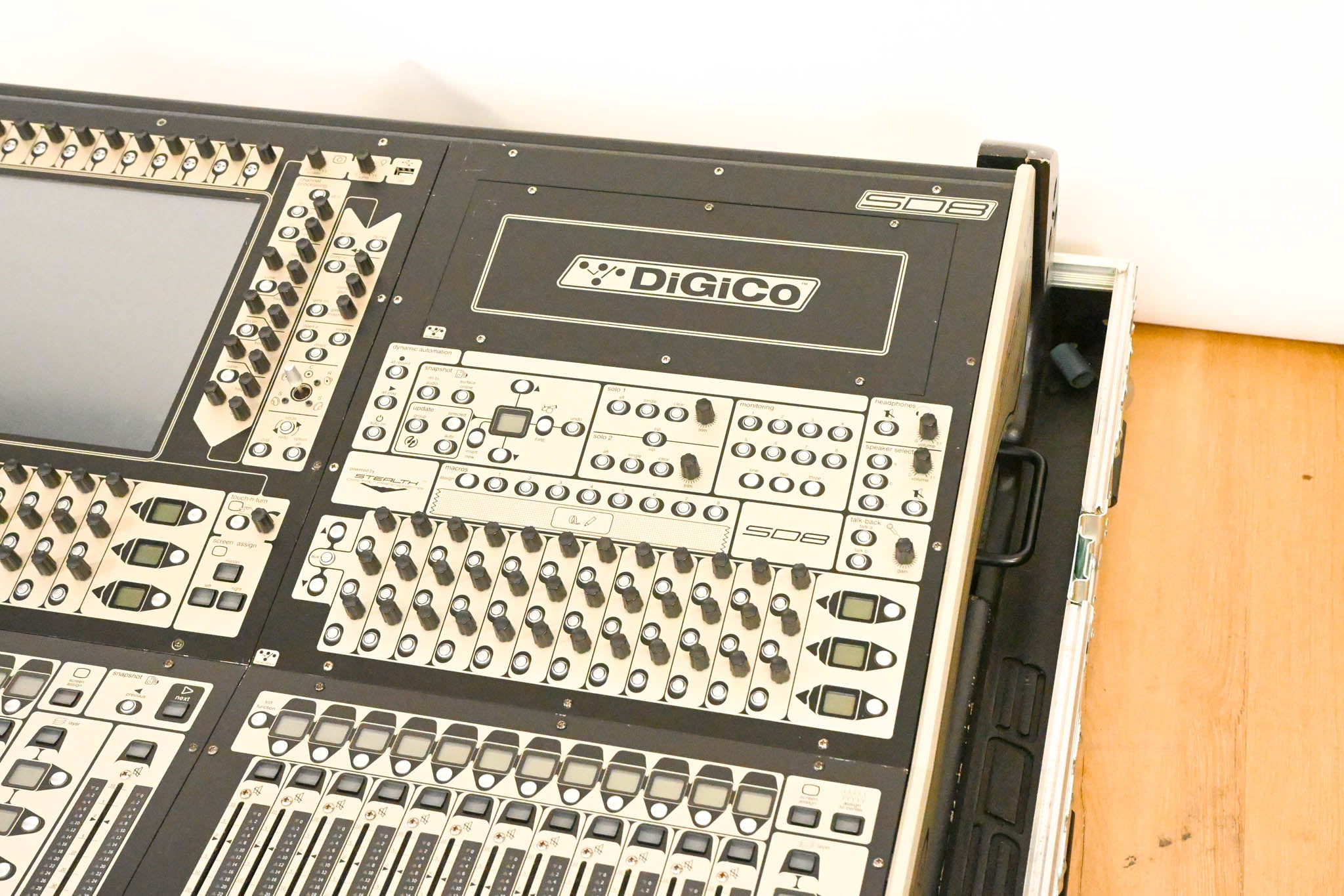 DiGiCo SD8 Digital Mixing Console w/ Waves Card, ST Optical & Road Case