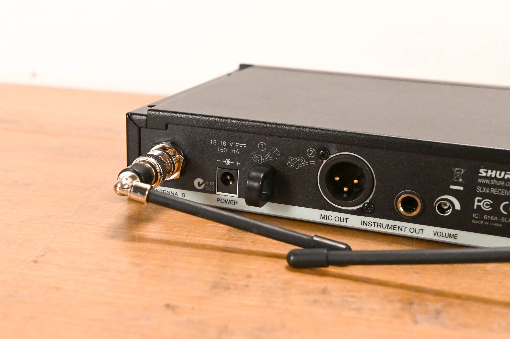 Shure SLX14 Bodypack Wireless System - J3 Band (NO POWER SUPPLY)
