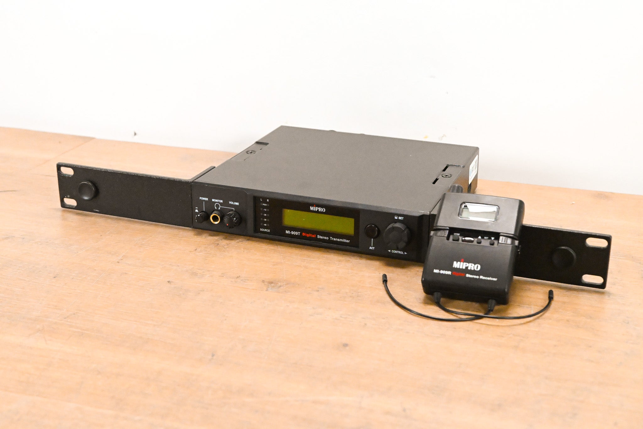 Mipro MI-909T/R Digital IEM System - 5E Range: 480-544 MHz (NO PSU)