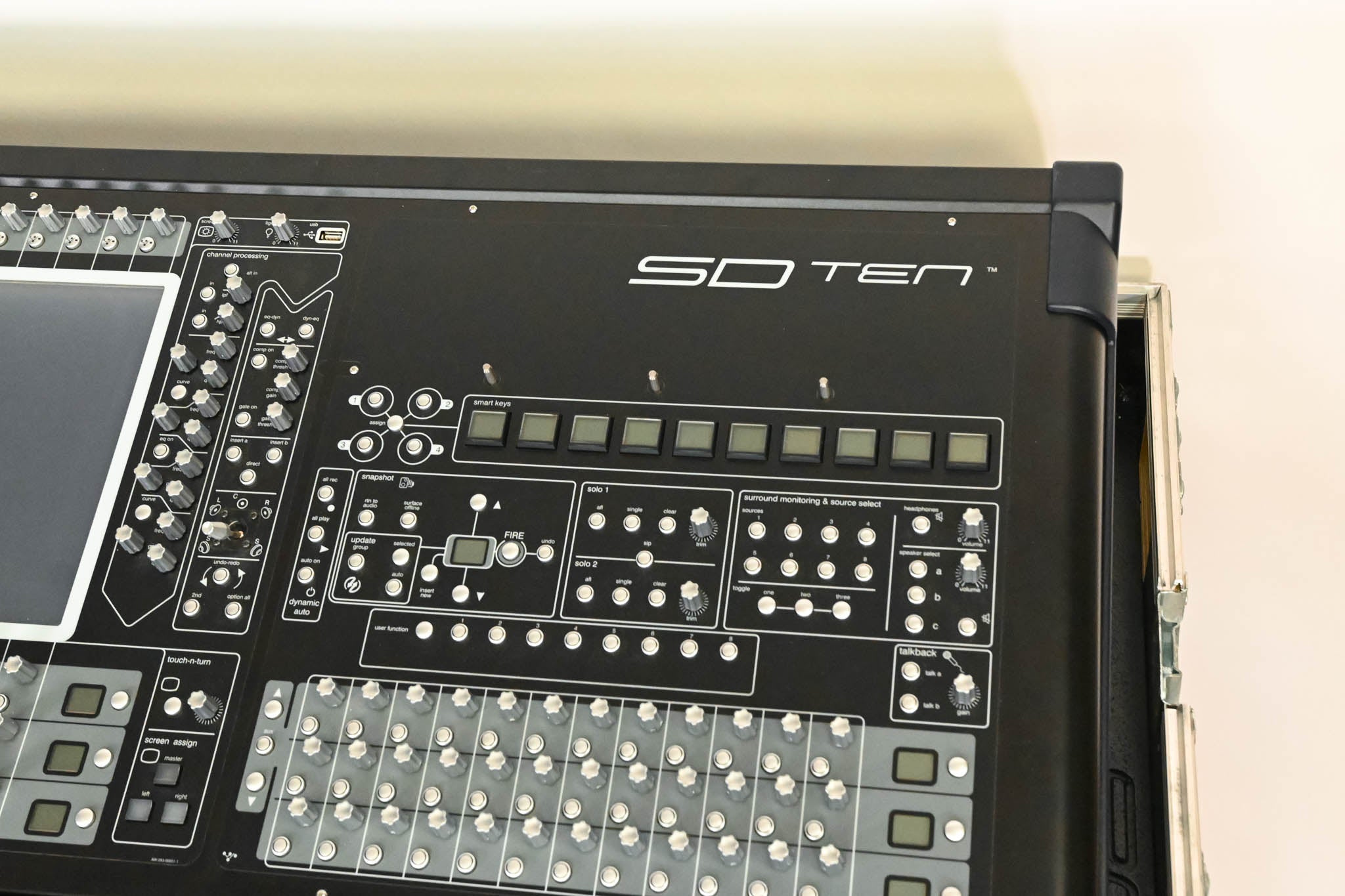 DiGiCo SD10 Digital Mixing Console w/ Waves Card, ST Optical & Road Case