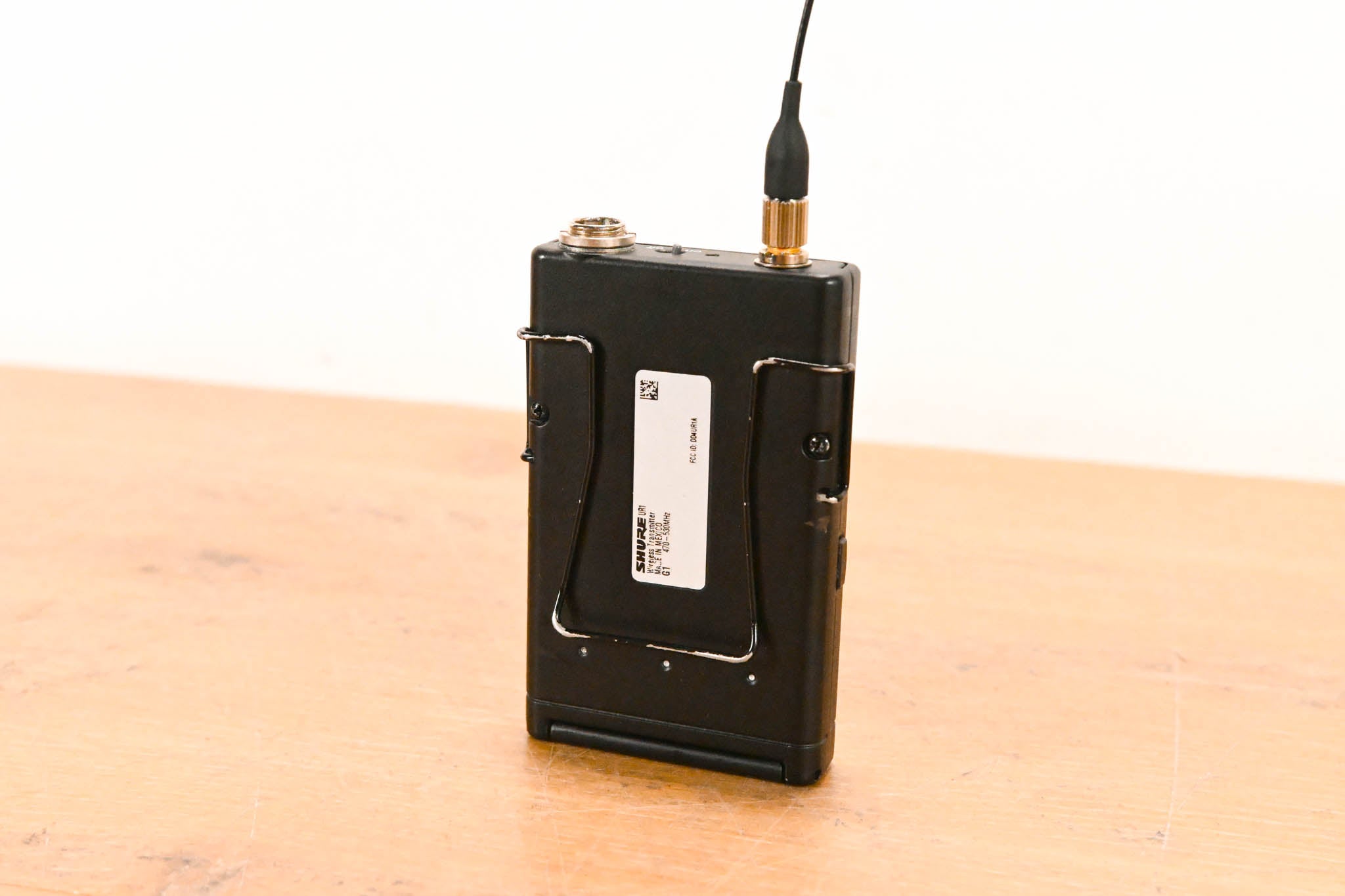 Shure UR4D Dual Wireless Receiver with one UR1 Bodypack - G1