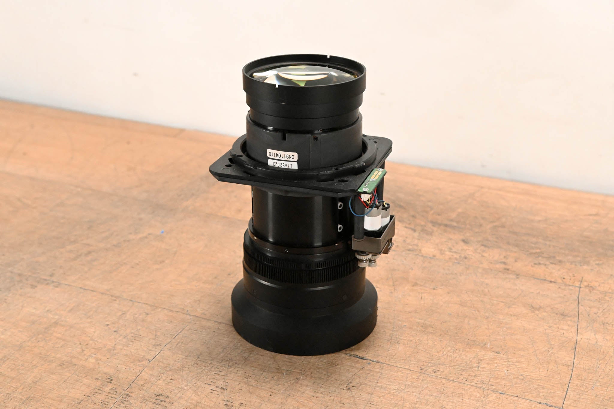 SANYO LNS-W02Z 1.35-1.8:1 Wide Zoom Projection Lens