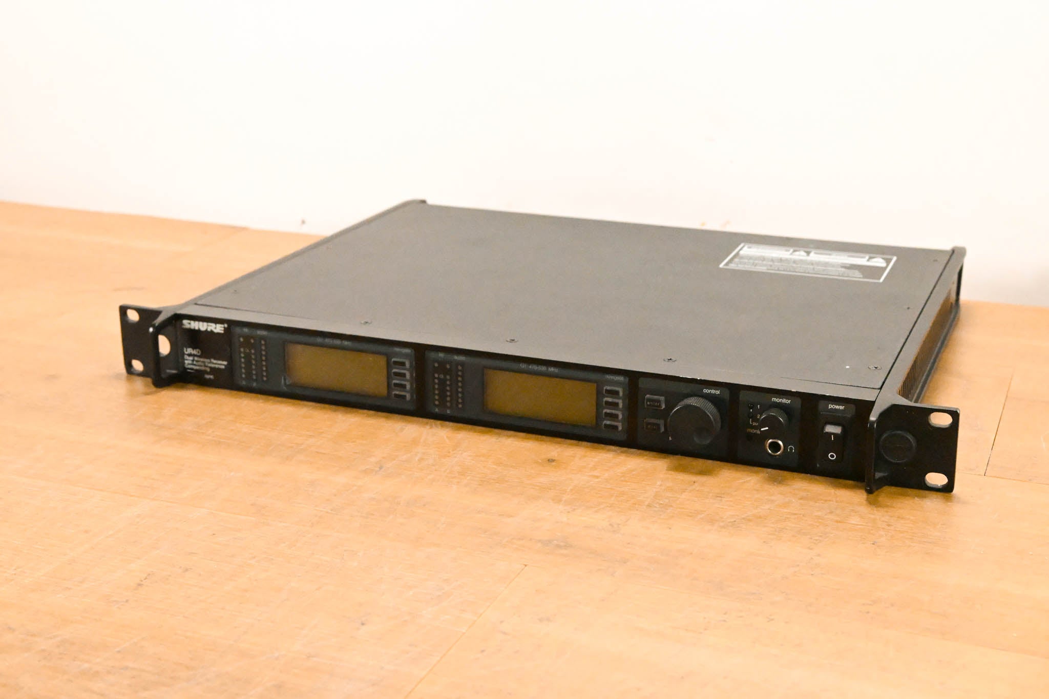 Shure UR4D Dual Wireless Receiver - G1 Band - 470-530 MHz