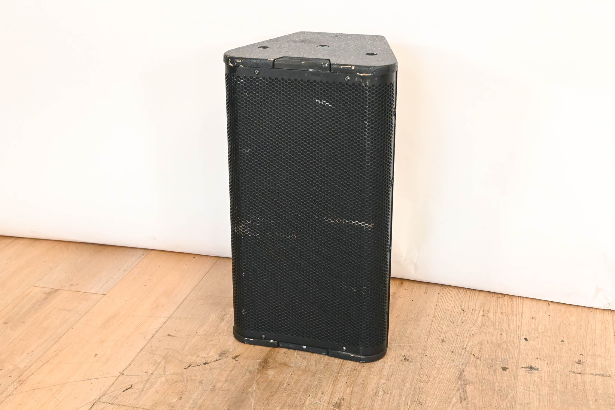 QSC AP-5102 2-Way Acoustic Performance Loudspeaker - Black