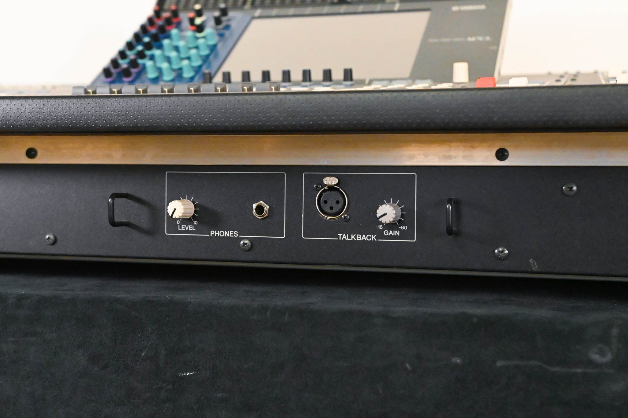 Yamaha M7CL-48 48-Channel Digital Audio Mixing Console