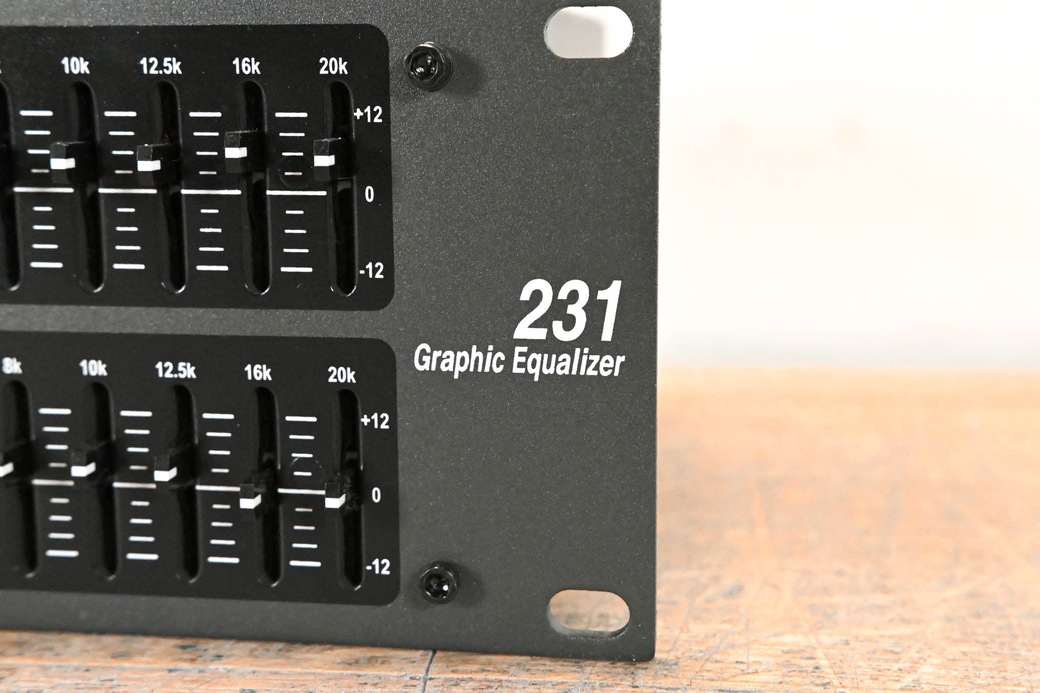 dbx 231 Dual-Channel 31-Band Graphic Equalizer