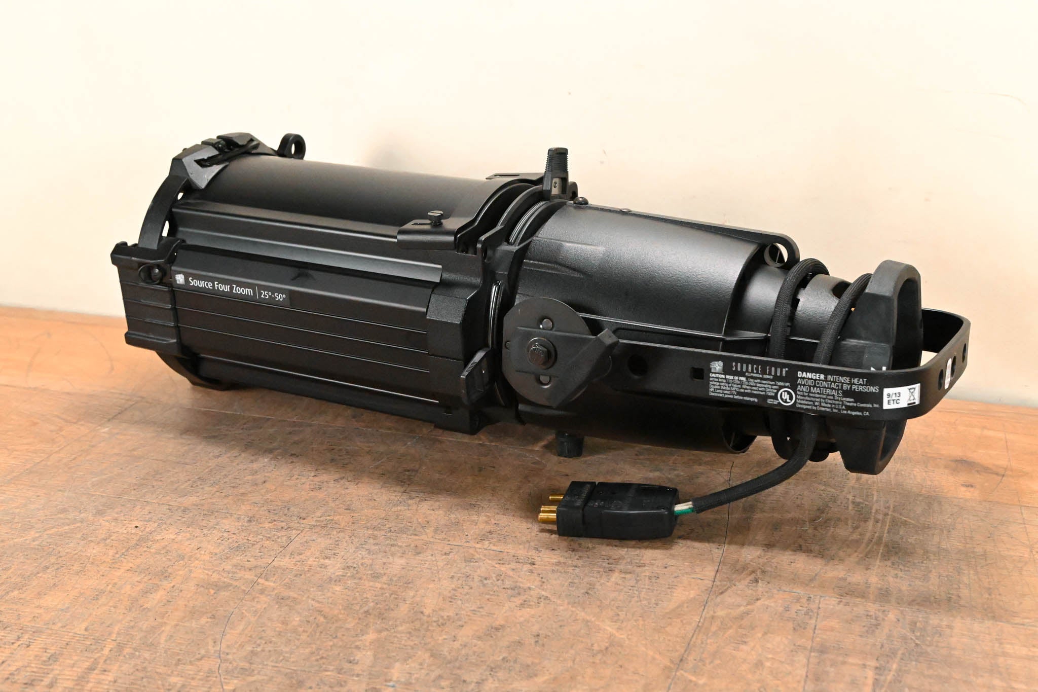 ETC Source Four Zoom 25-50 Degree 750 Ellipsoidal Light