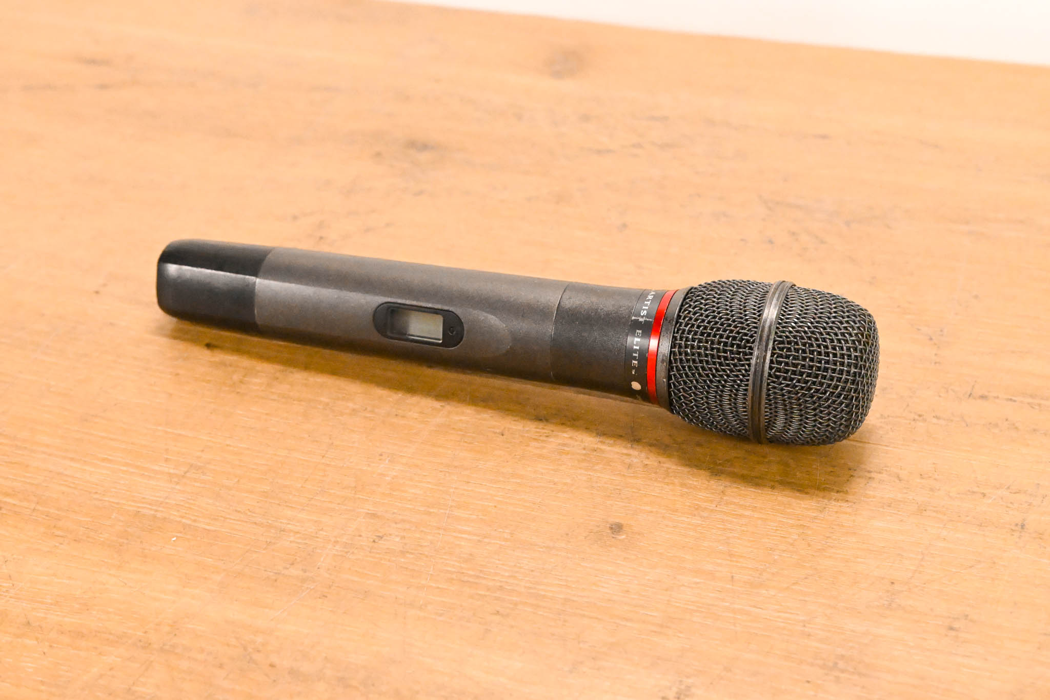 Audio-Technica ATW-R3100bC Receiver w/AEW-T4100 Mic: 541-566MHz (NO PSU)