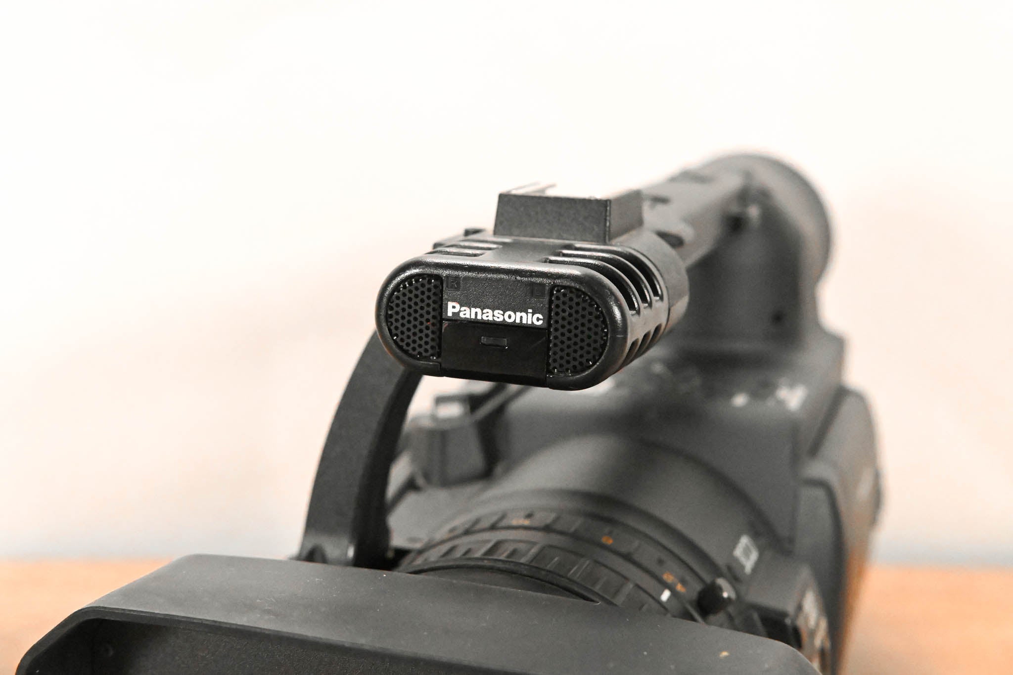 Panasonic AG-HVX200 3-CCD P2/DVCPRO HD Camcorder