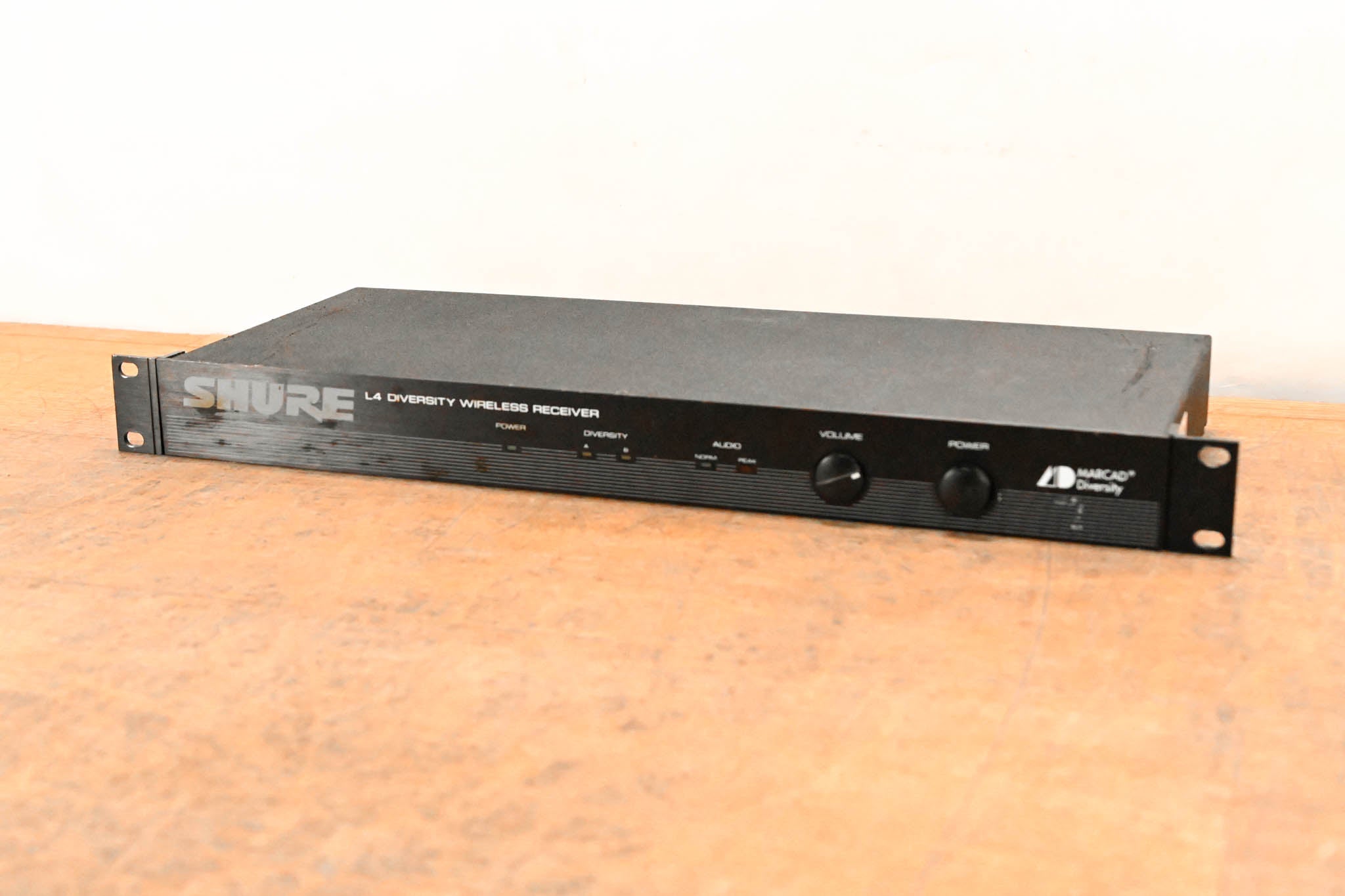 Shure L4 Diversity Wireless Receiver - 176.200 MHz (NO POWER SUPPLY)