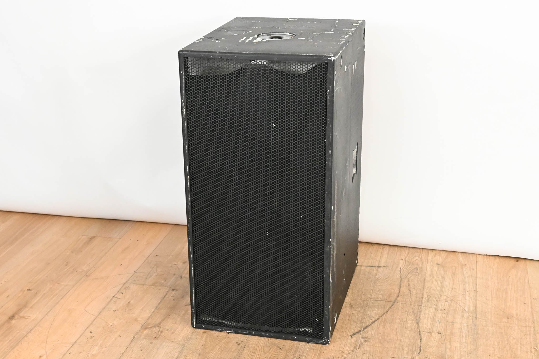 Electro-Voice (EV) QRx-118S 18" 600W Passive Subwoofer