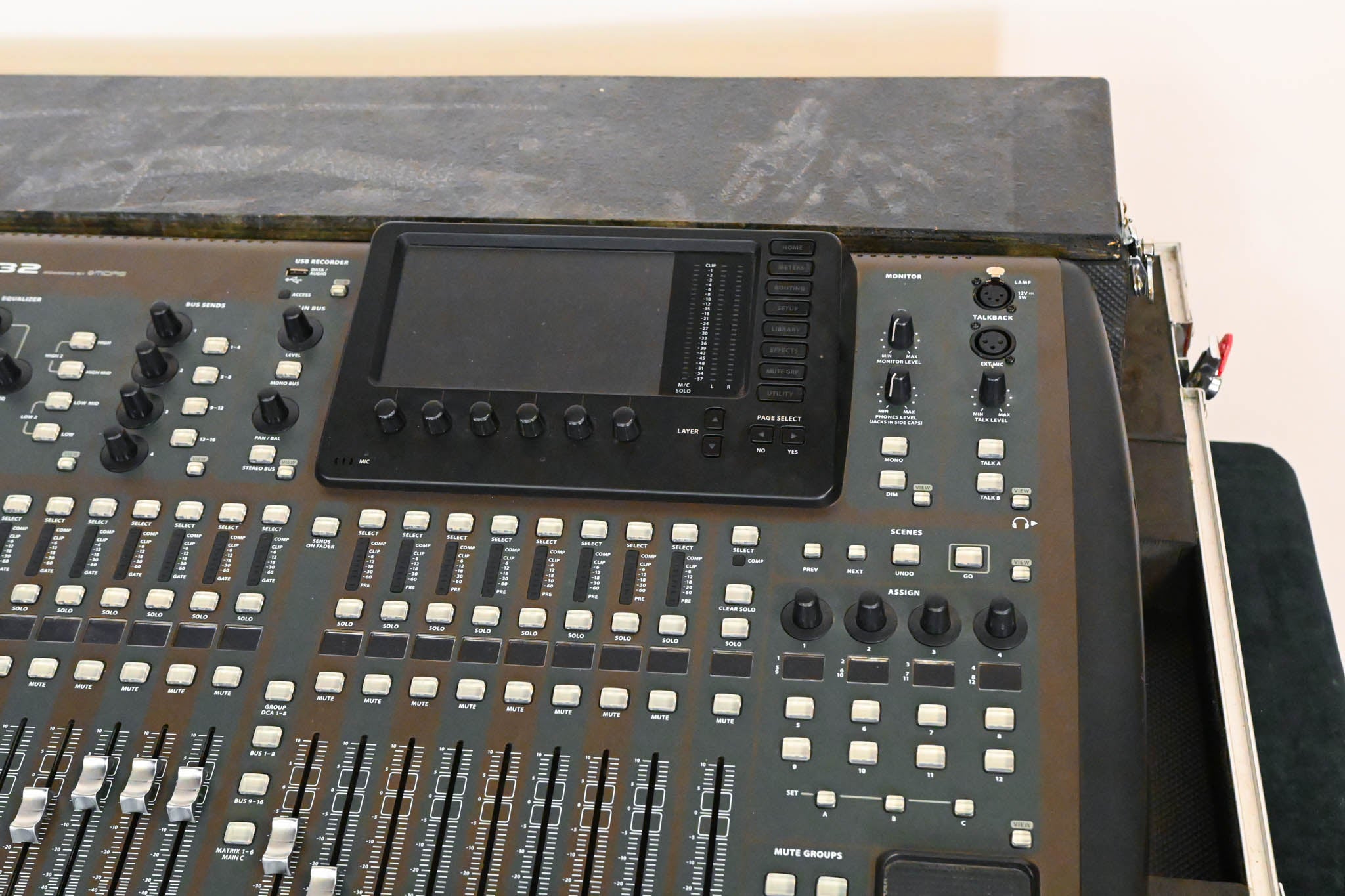 Behringer X32 40-Channel Digital Mixing Console with Road Case
