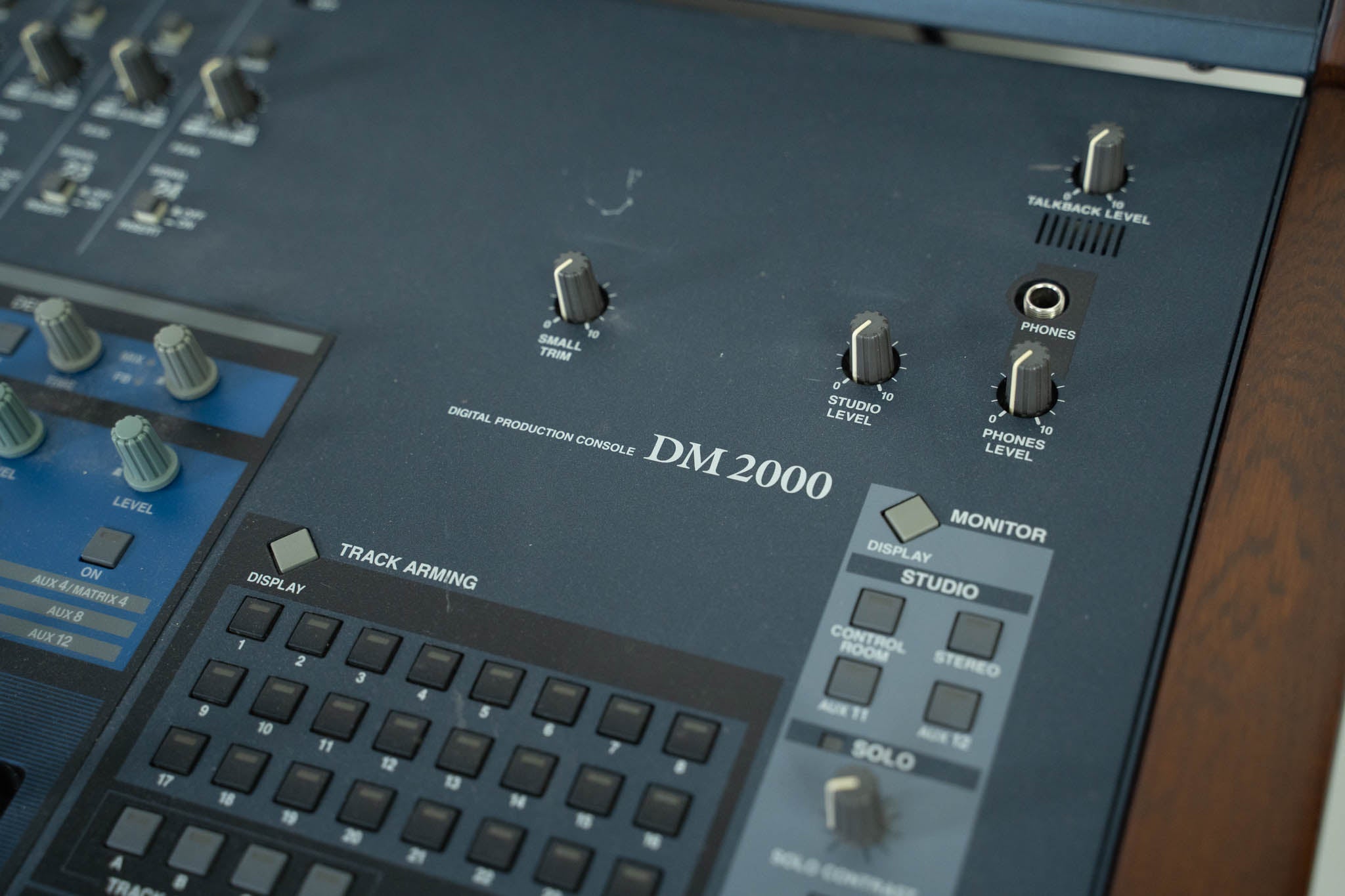 Yamaha DM2000 24-Channel Digital Audio Mixing Console