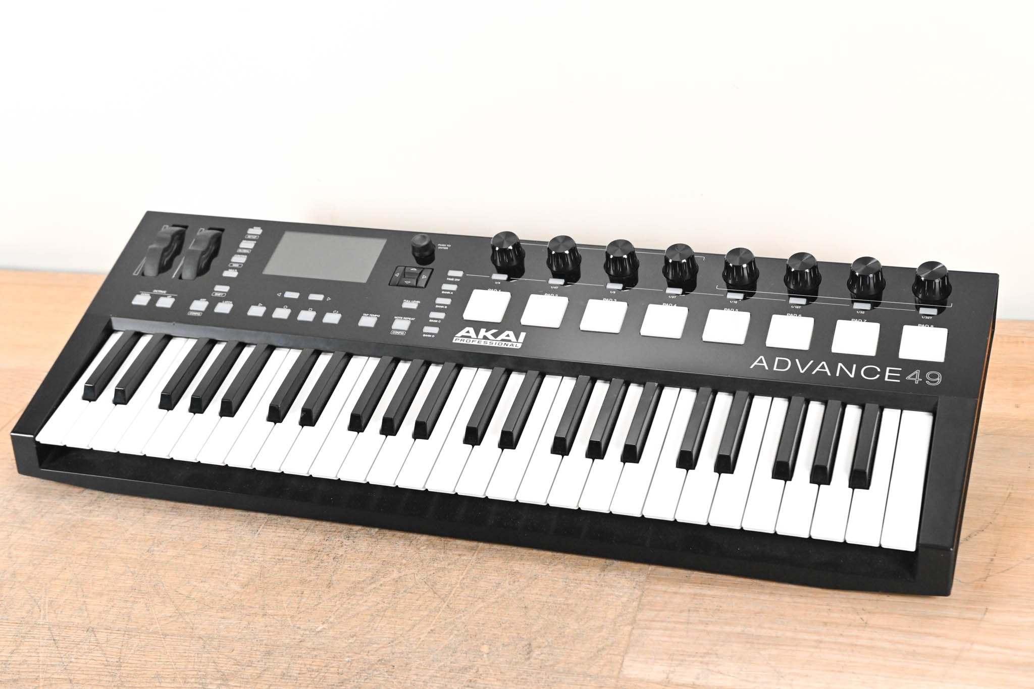 AKAI Advance 49 MIDI Keyboard Controller (NO POWER SUPPLY)