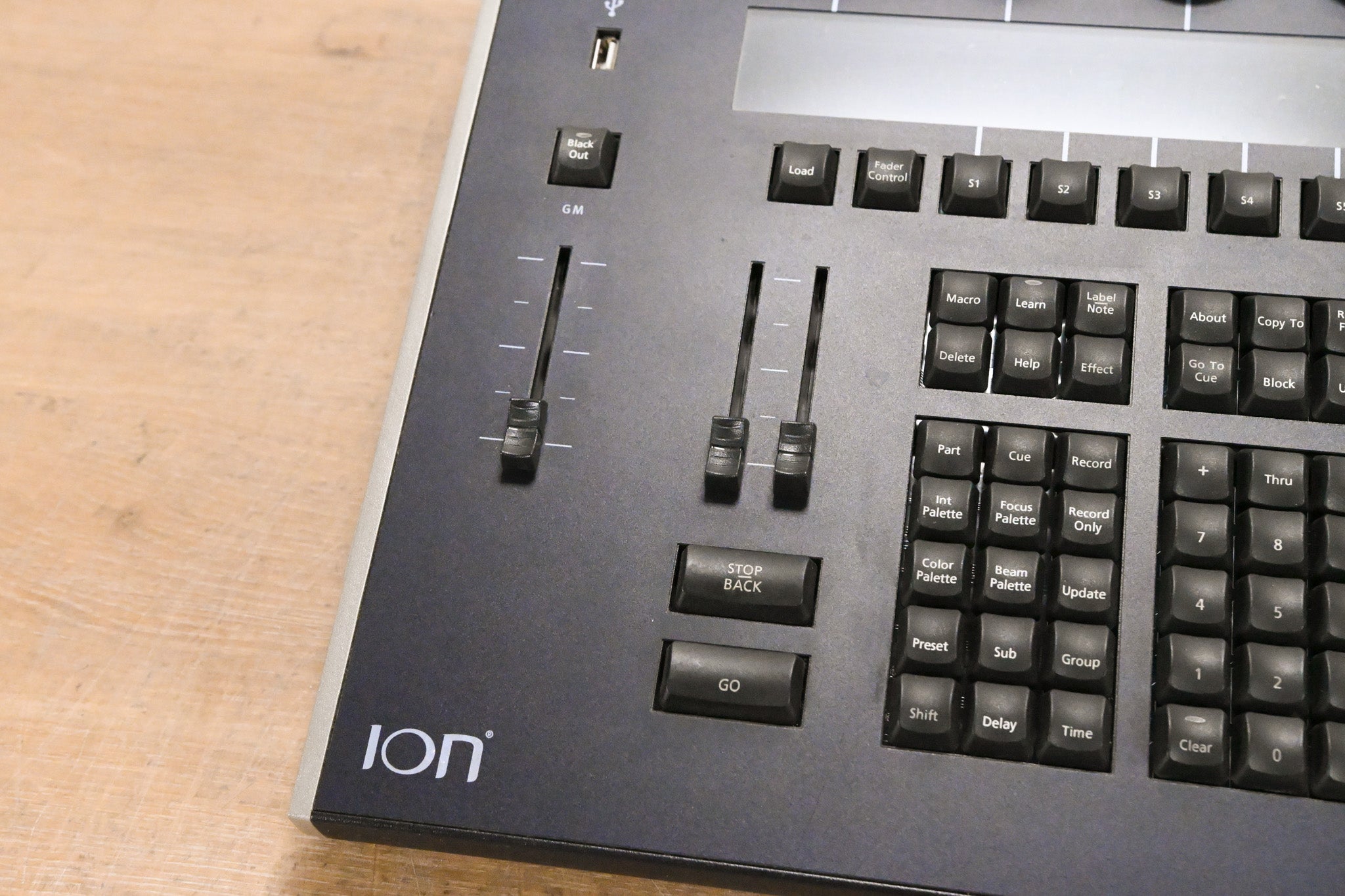 ETC ION 1000 Lighting Console