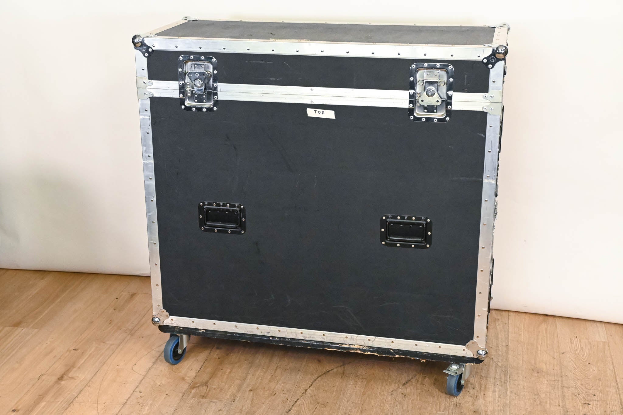 AVID VENUE SC48 Digital Audio Mixing Console with Road Case