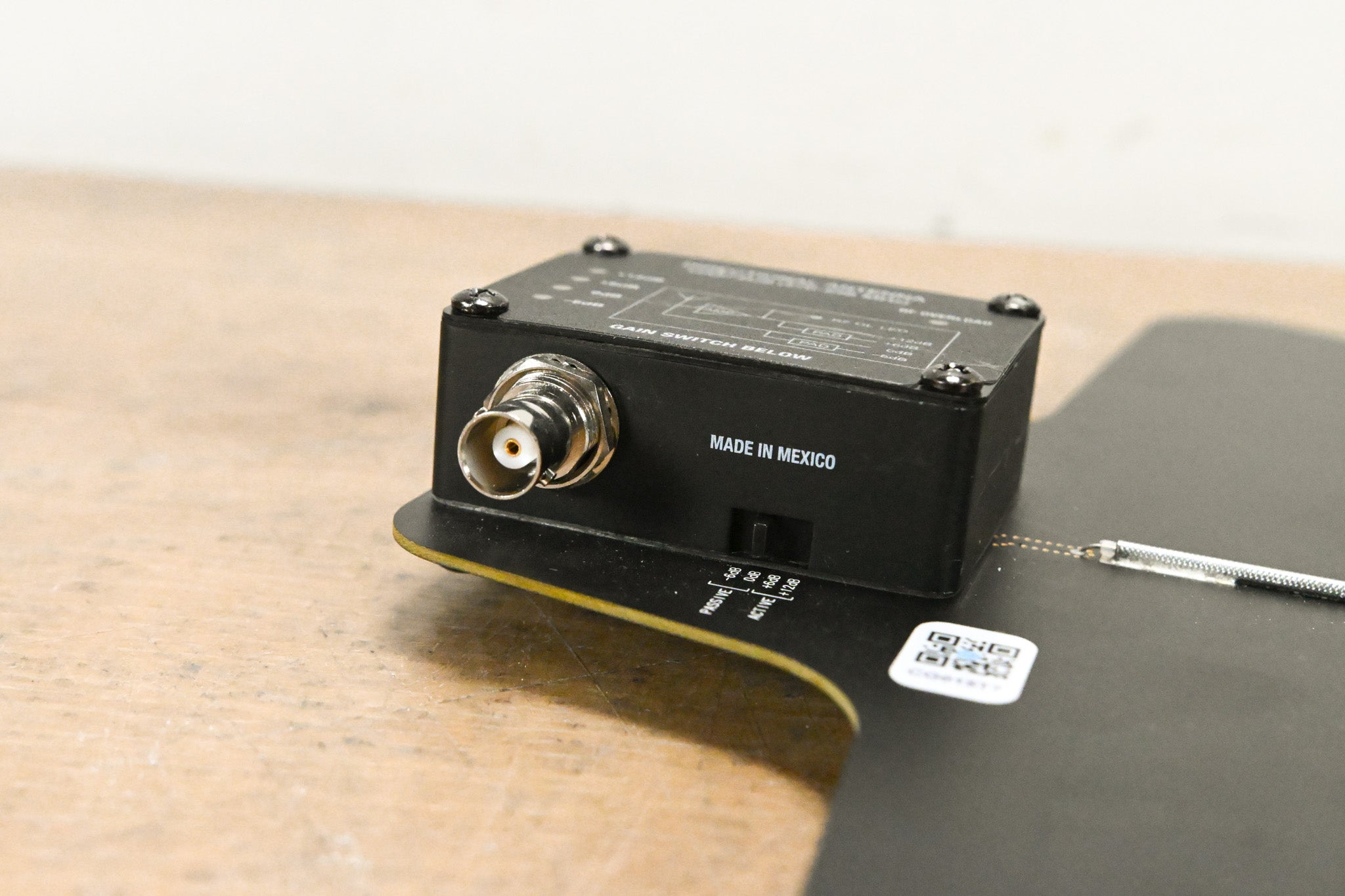 Shure UA874US Active Directional Antenna - 470-698 MHz