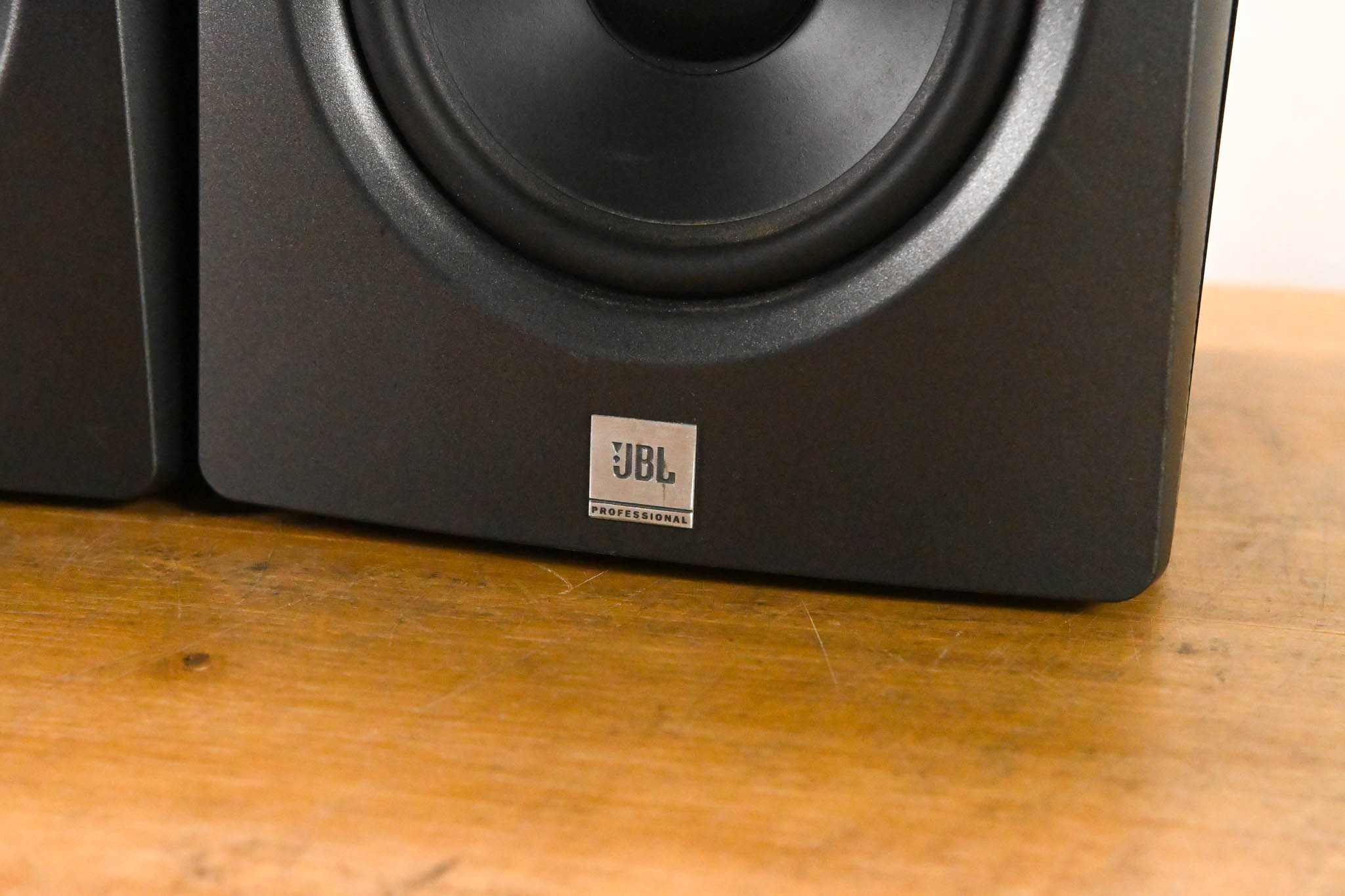 JBL LSR2325P 5" Two-Way Bi-Amplified Powered Studio Monitor (PAIR)