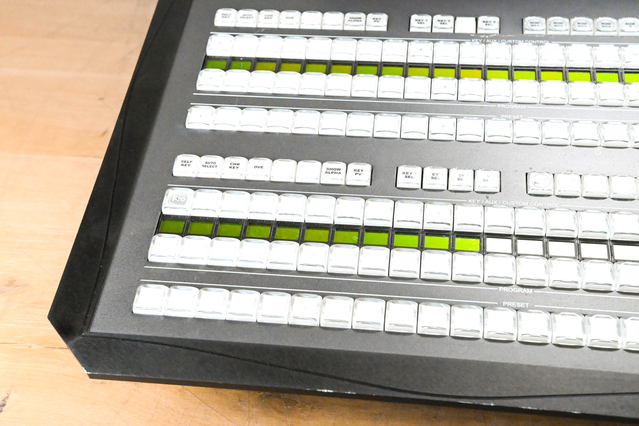 Ross Carbonite eXtreme (NK-3G144-X) Switcher w/ Carbonite 2M Panel