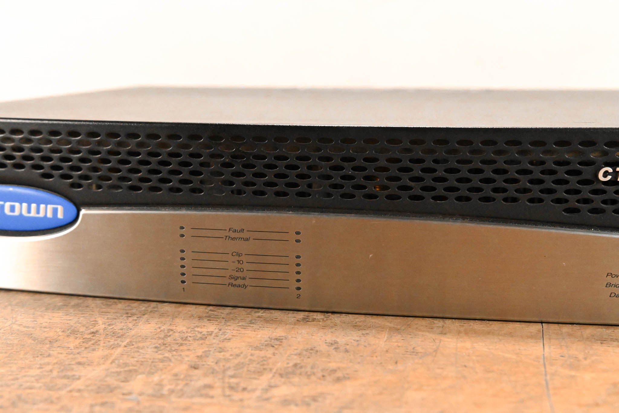 Crown CTs 600 Two-Channel 300W Power Amplifier