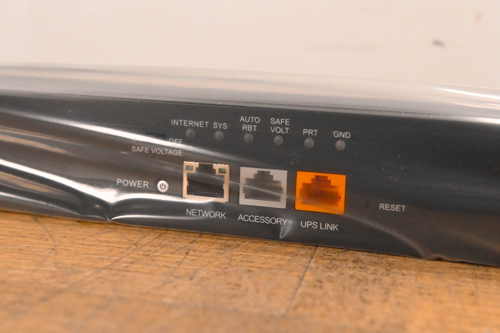 WattBox WB-800VPS-IPVM-12 Vertical IP Power Conditioner (12 Outlets)