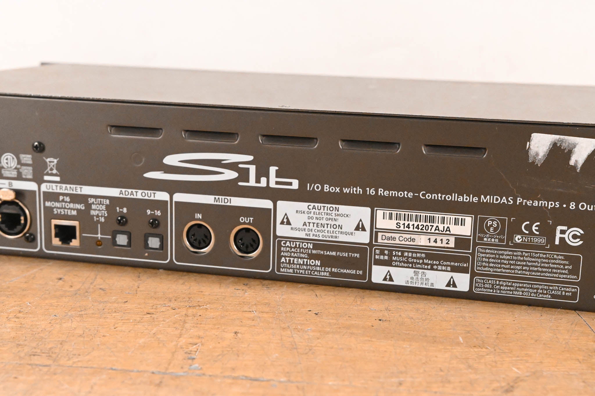 Behringer S16 16 x 8 Digital Stage Box