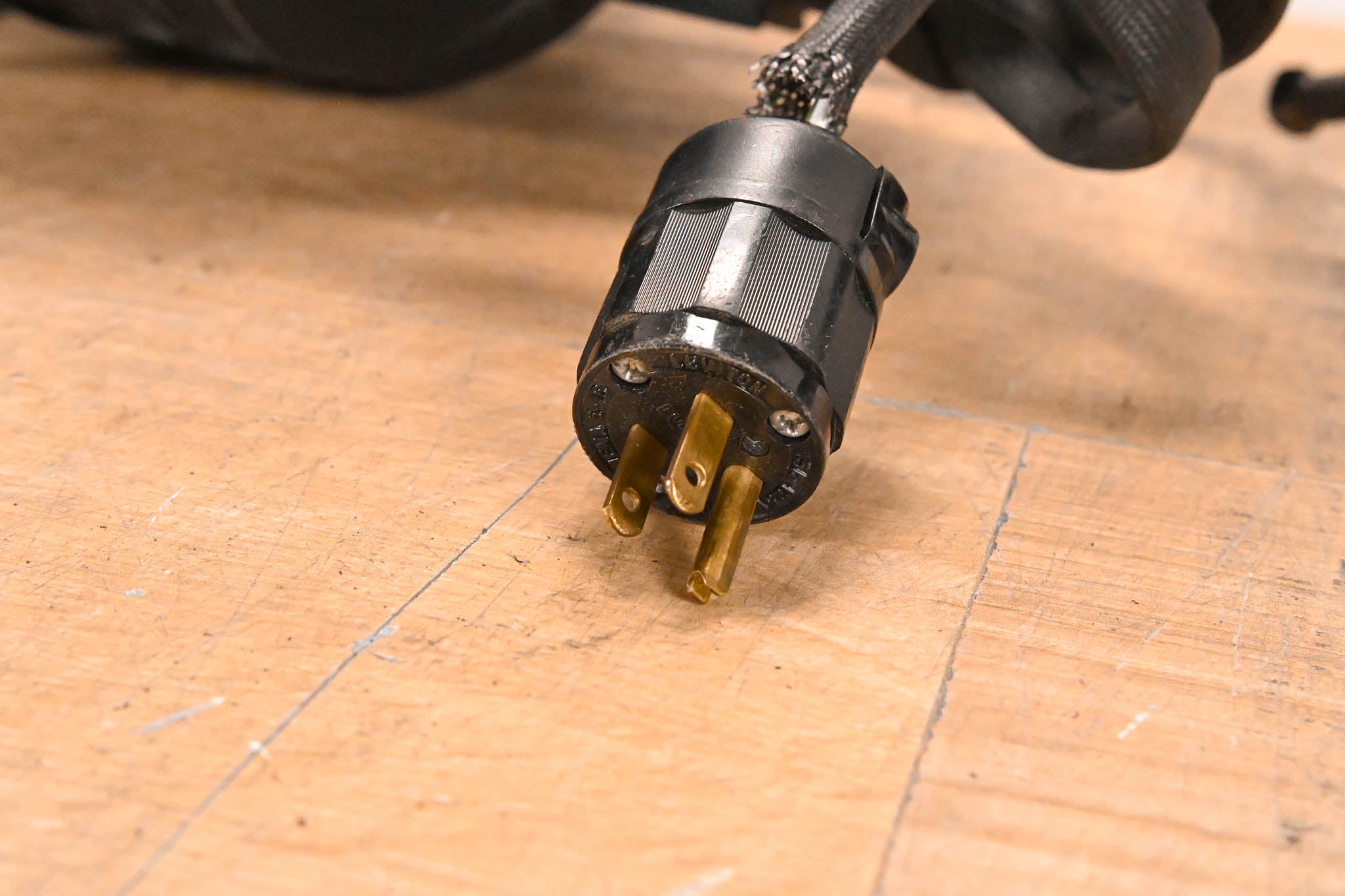 Altman 360Q 6" x 12" 750W Ellipsoidal Light