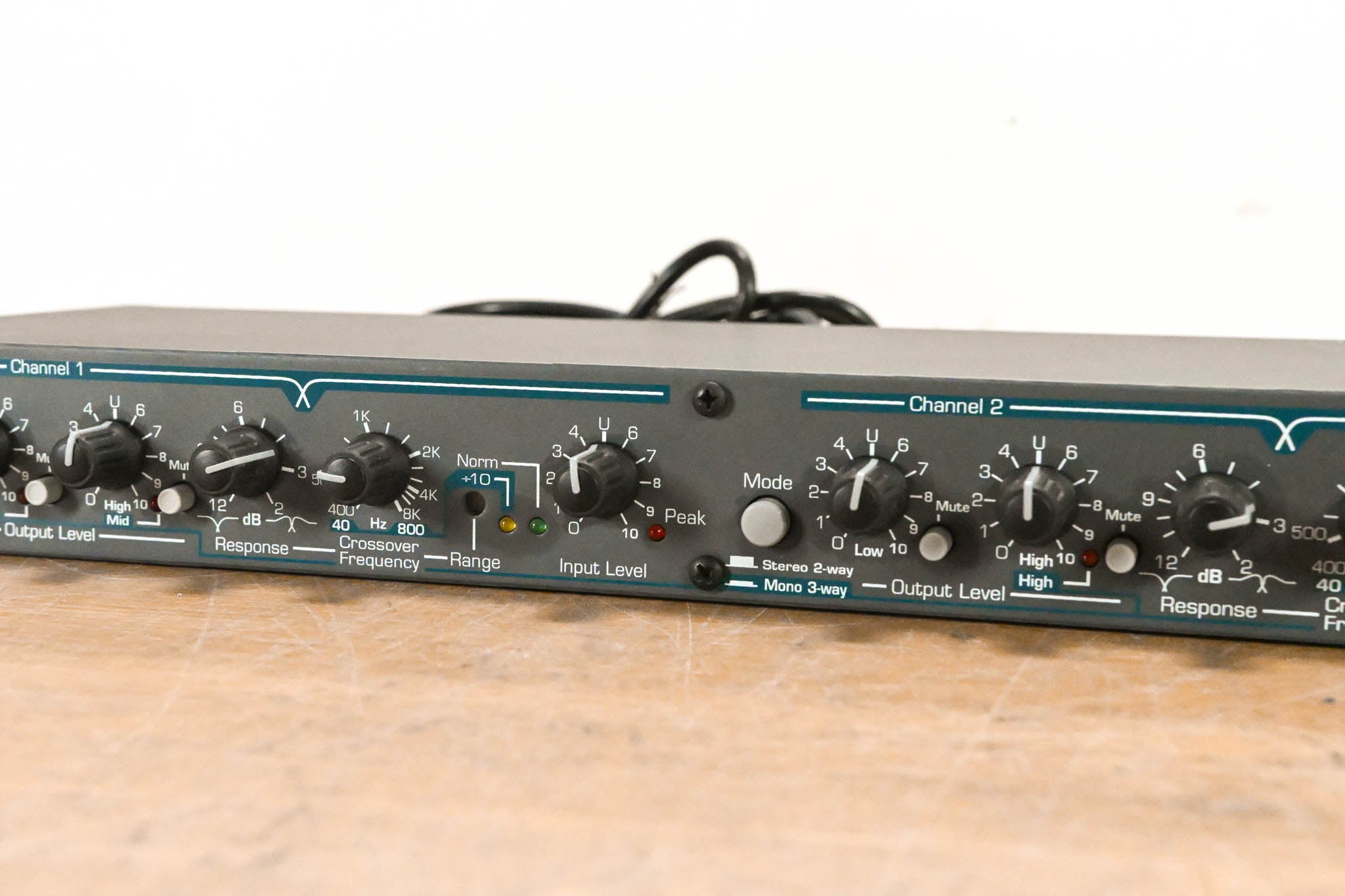Ashly XR-1001 Stereo 2-Way, Mono 3-Way Crossover