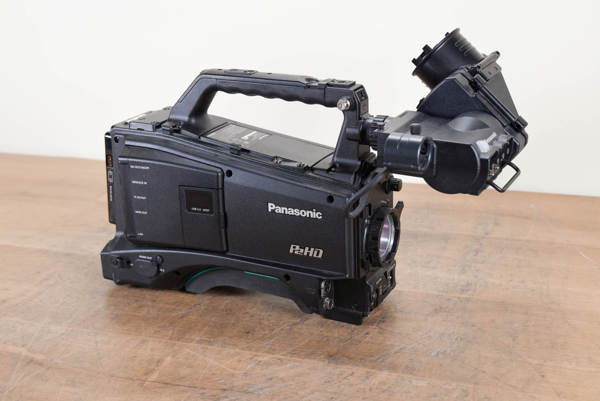 Panasonic AJ-PX800G P2 HD AVC-ULTRA Camcorder (NO POWER SUPPLY)