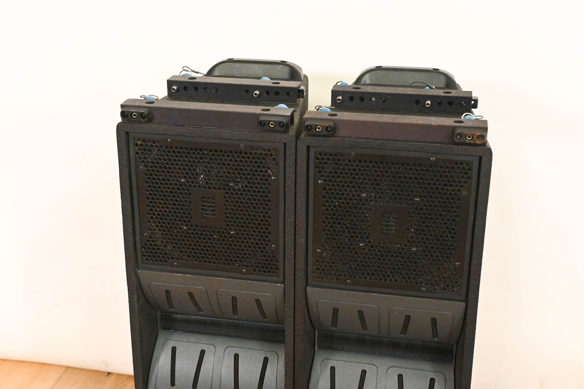 JBL VT4886 Dual 6.5" Passive Compact Line Array Loudspeakers (PAIR)