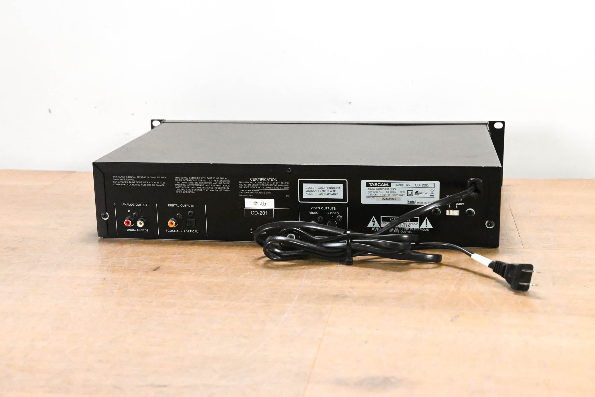 TASCAM CD-200i Rackmountable CD Player with iPod Dock