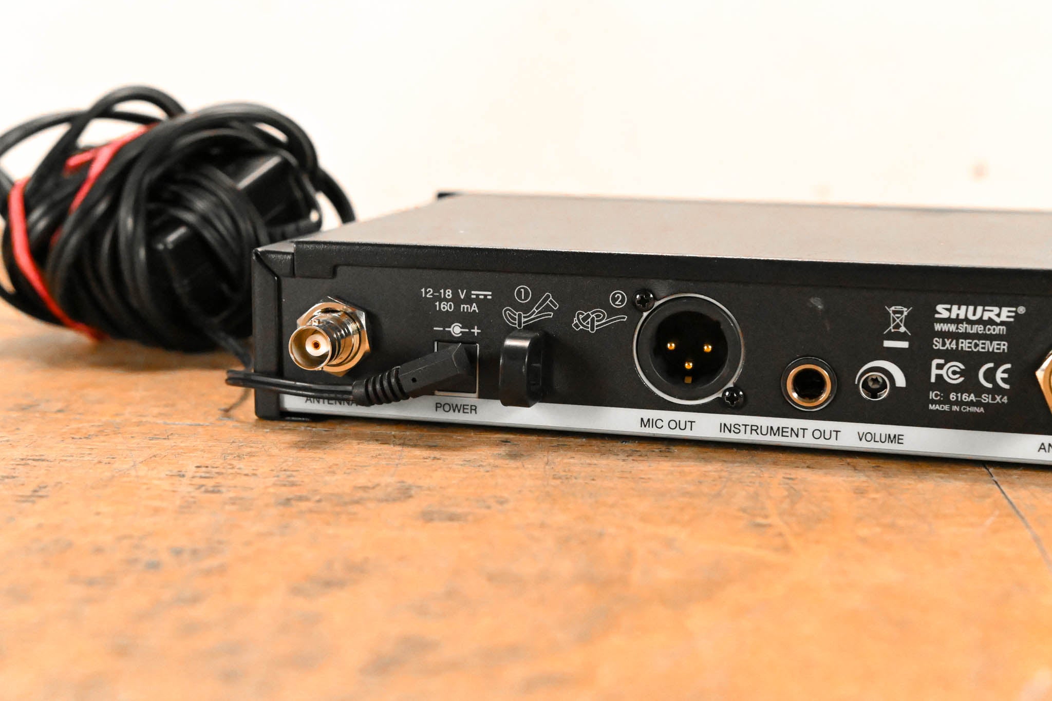 Shure SLX4 Wireless Receiver - G5 Band: 494-518 MHz