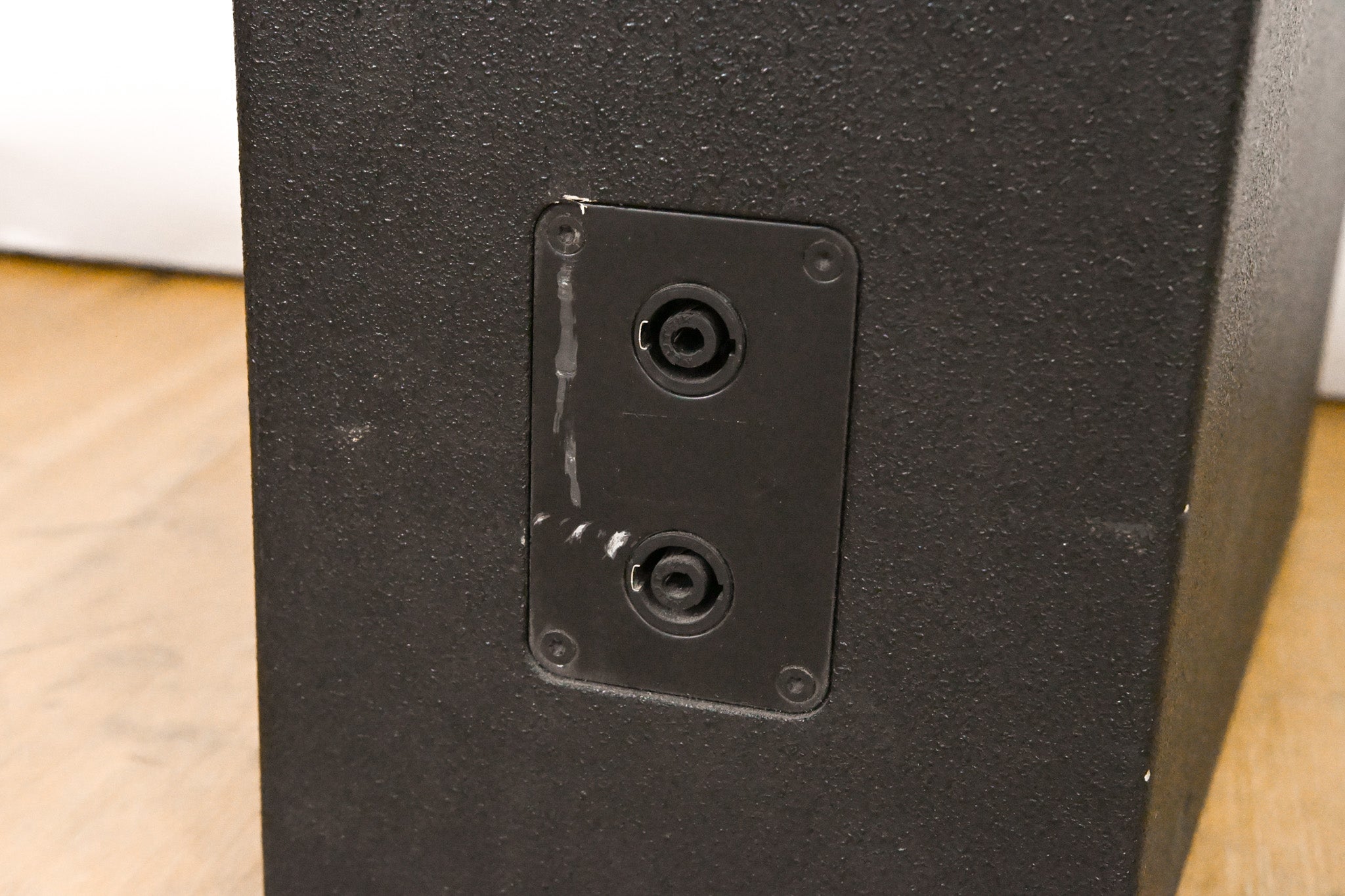 d&b audiotechnik Qi-10 2-Way Passive Installation Loudspeaker