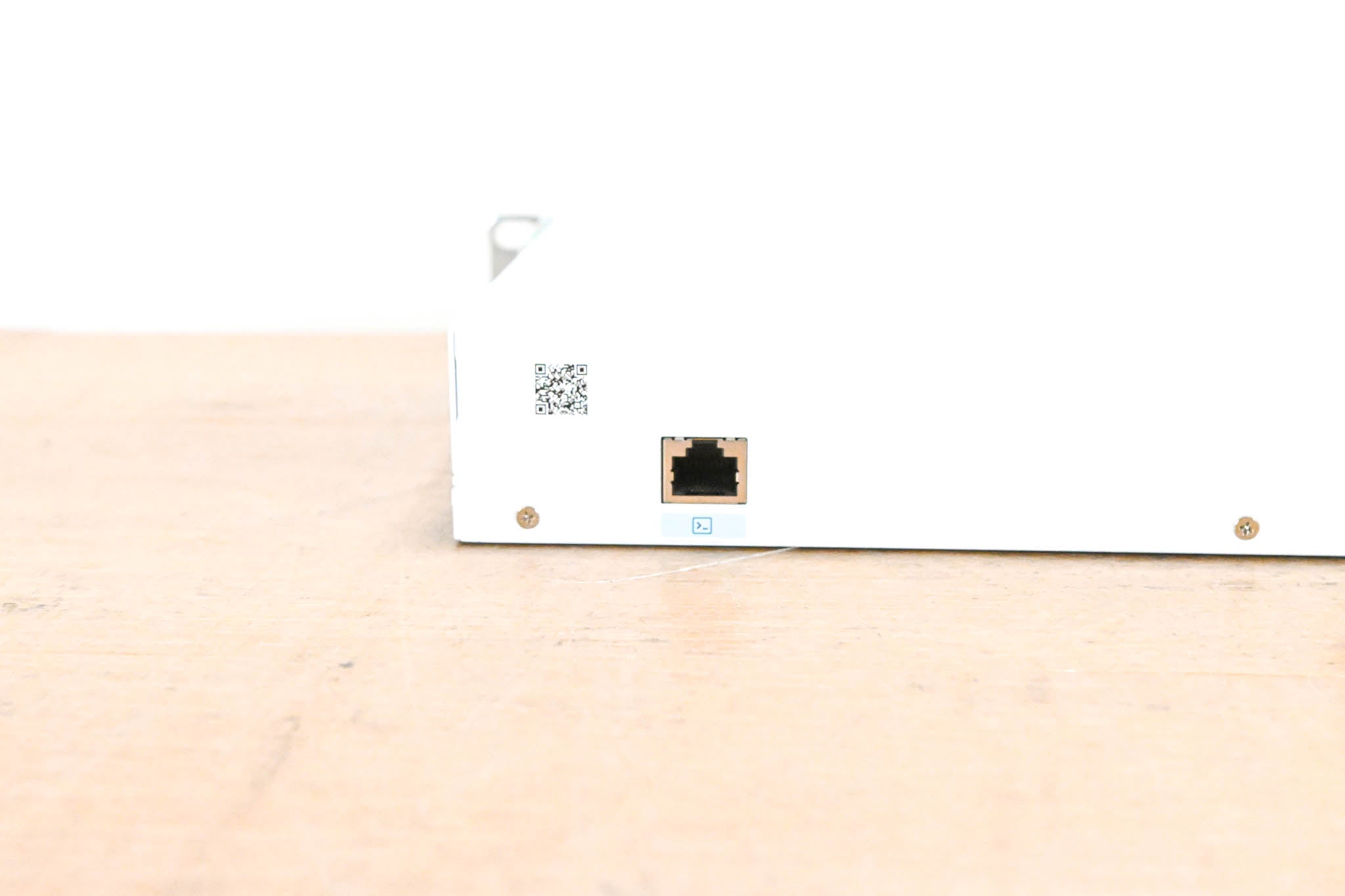 Cisco CBS220-16T-2G 16-Port Gigabit Smart Switch