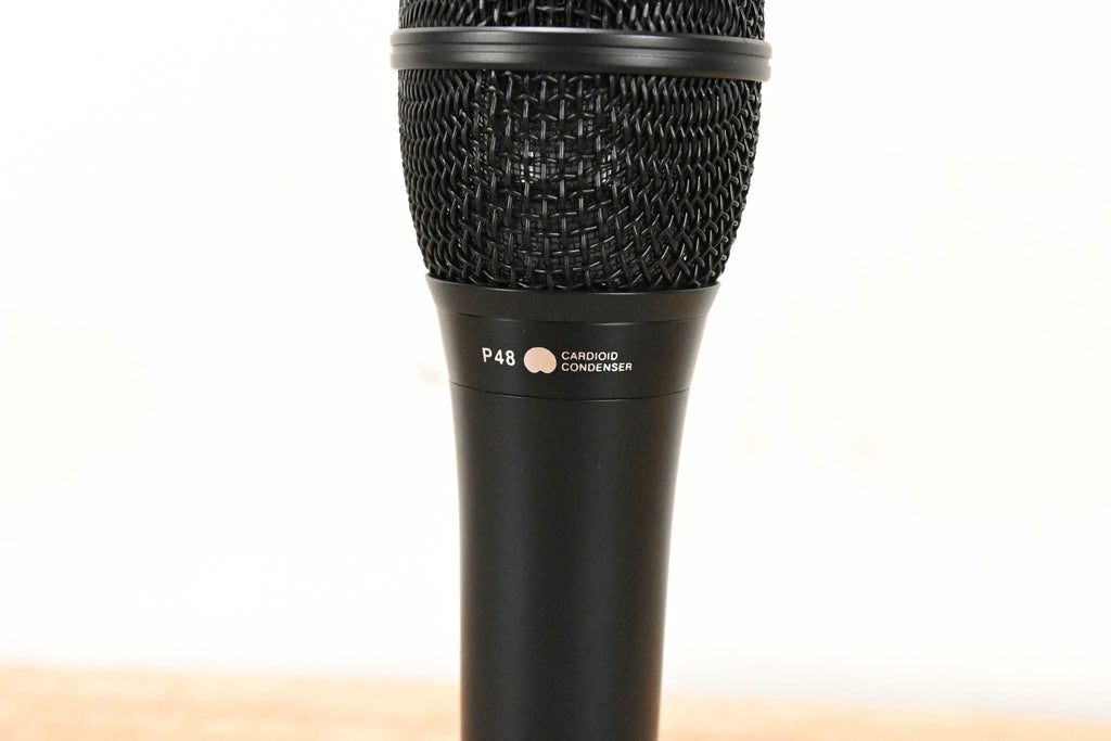 Audio-Technica AT2010 Cardioid Condenser Handheld Microphone Audio-Technica AT2010 Cardioid Condenser Handheld Microphone
