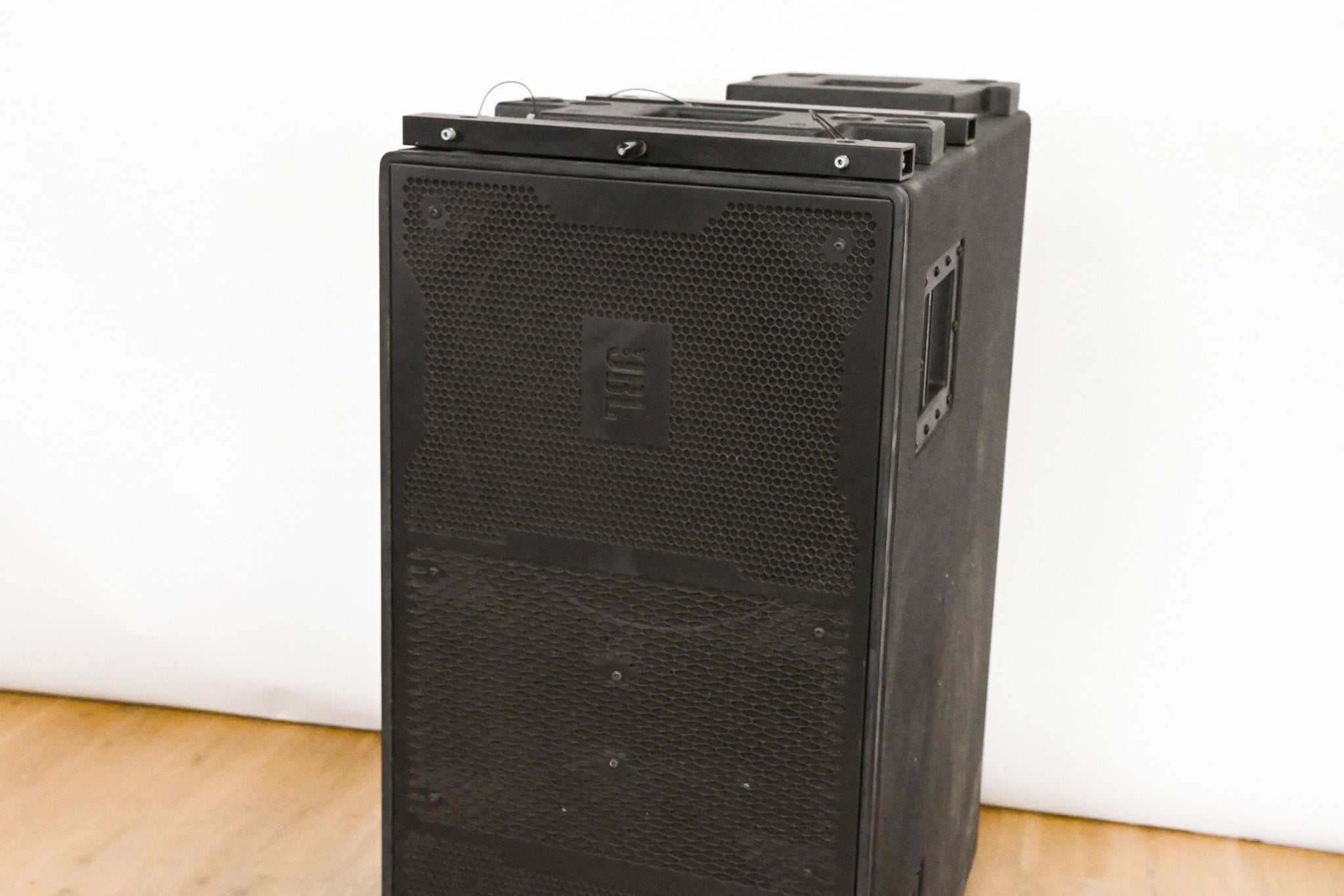 JBL VT4882DP Powered Dual 15" VerTec Line Array Subwoofer