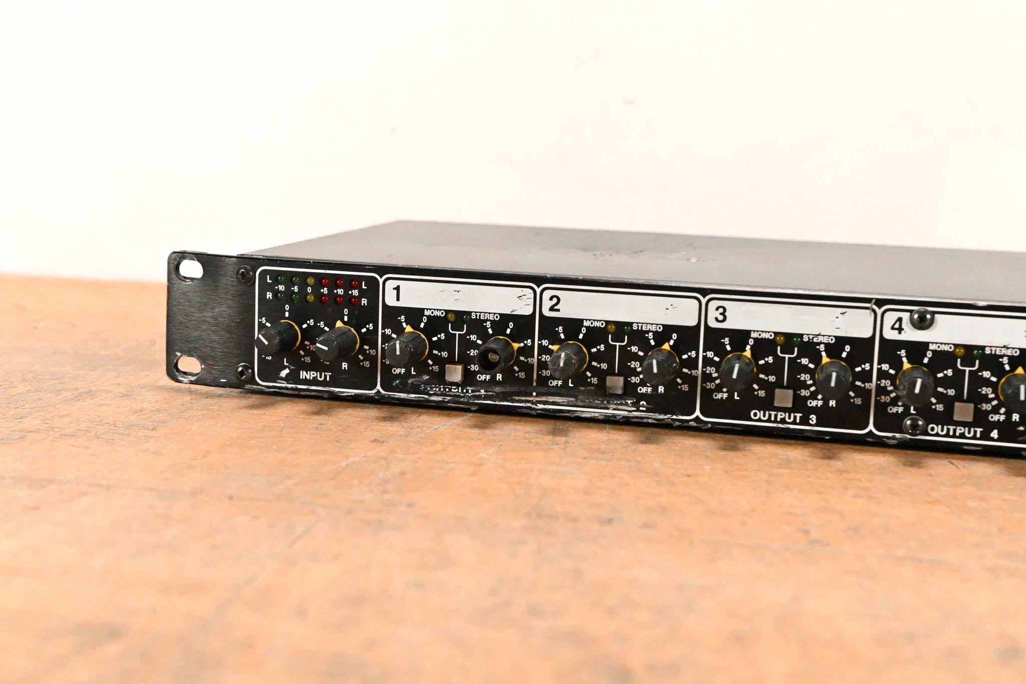 Drawmer DA-6 Stereo In, 6x Stereo Out Balanced Distribution Amplifier