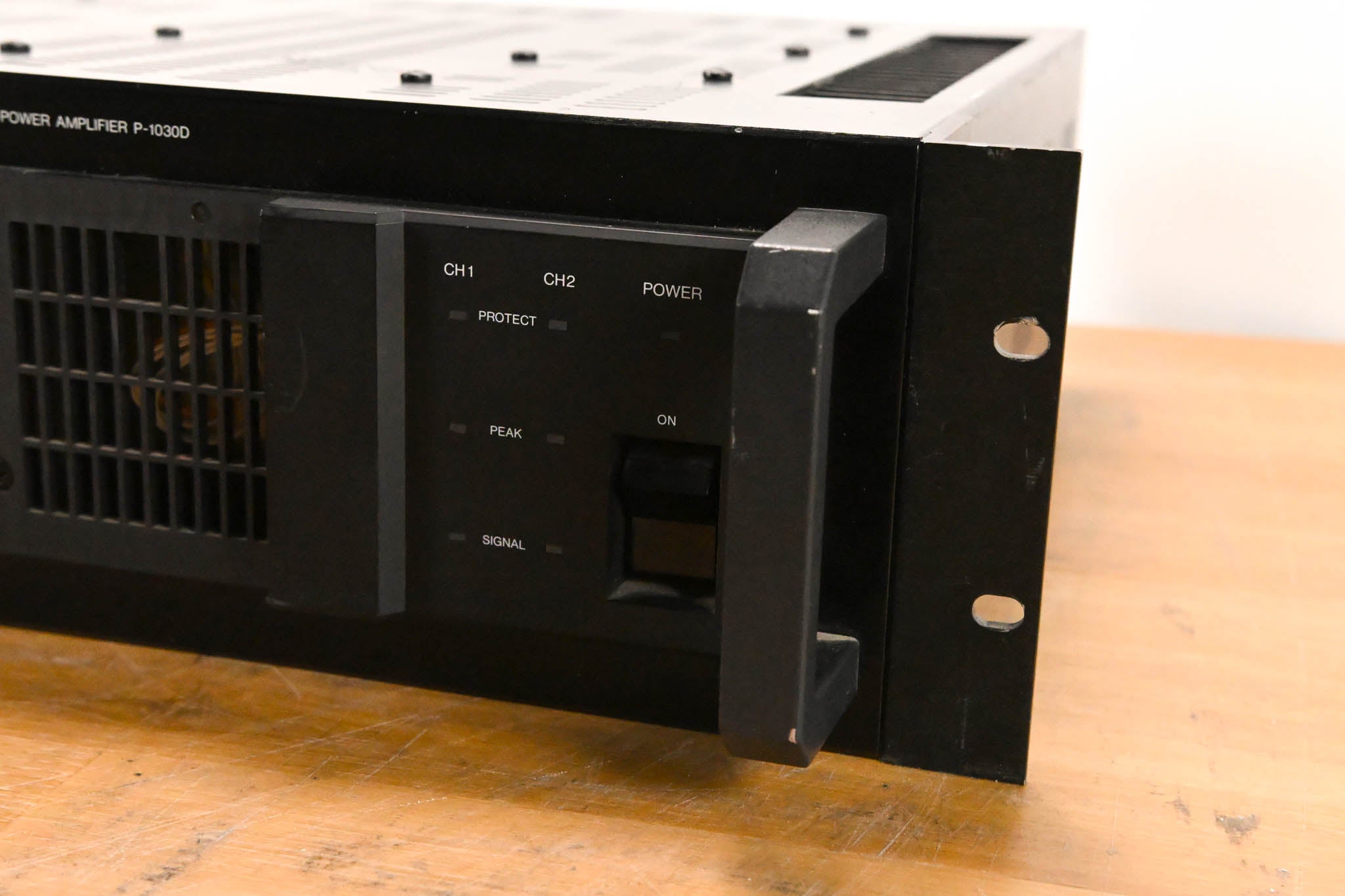 TOA P-1030D 2-Channel Power Amplifier