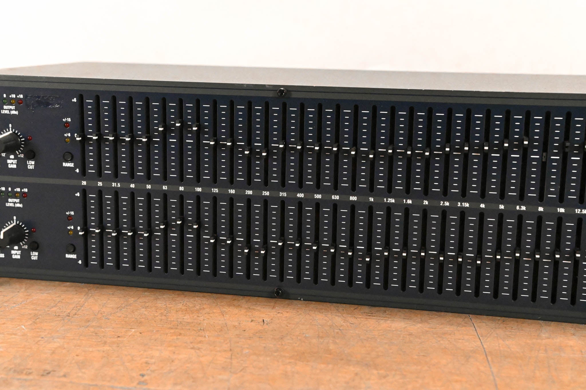dbx 1231 Dual-Channel 31-Band Graphic Equalizer