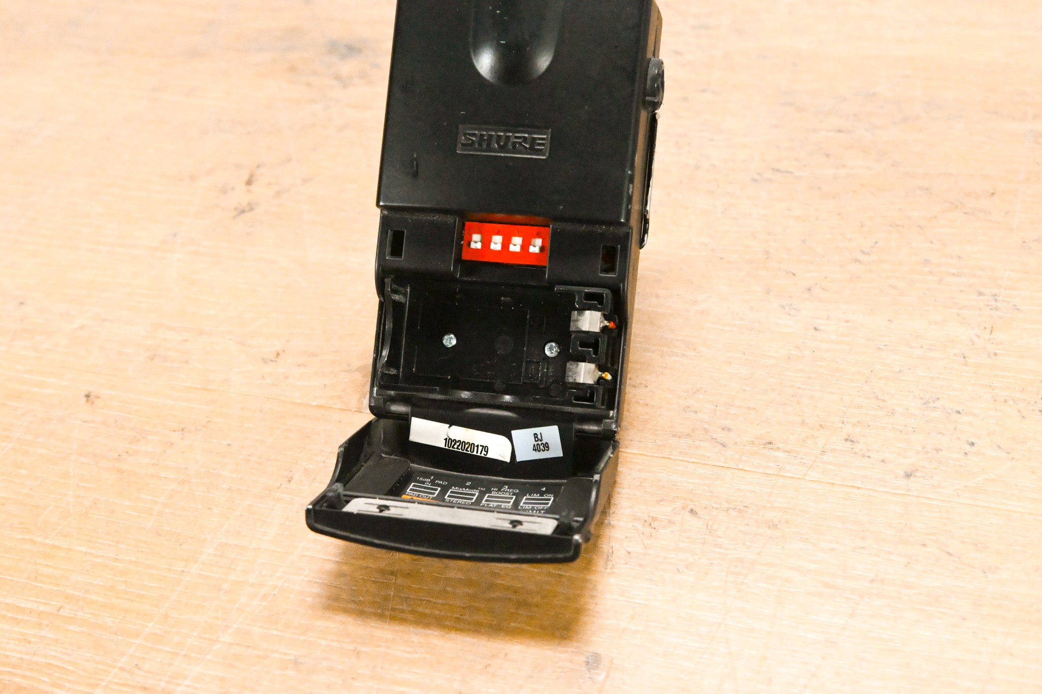 Shure P6HW Wired Bodypack Receiver