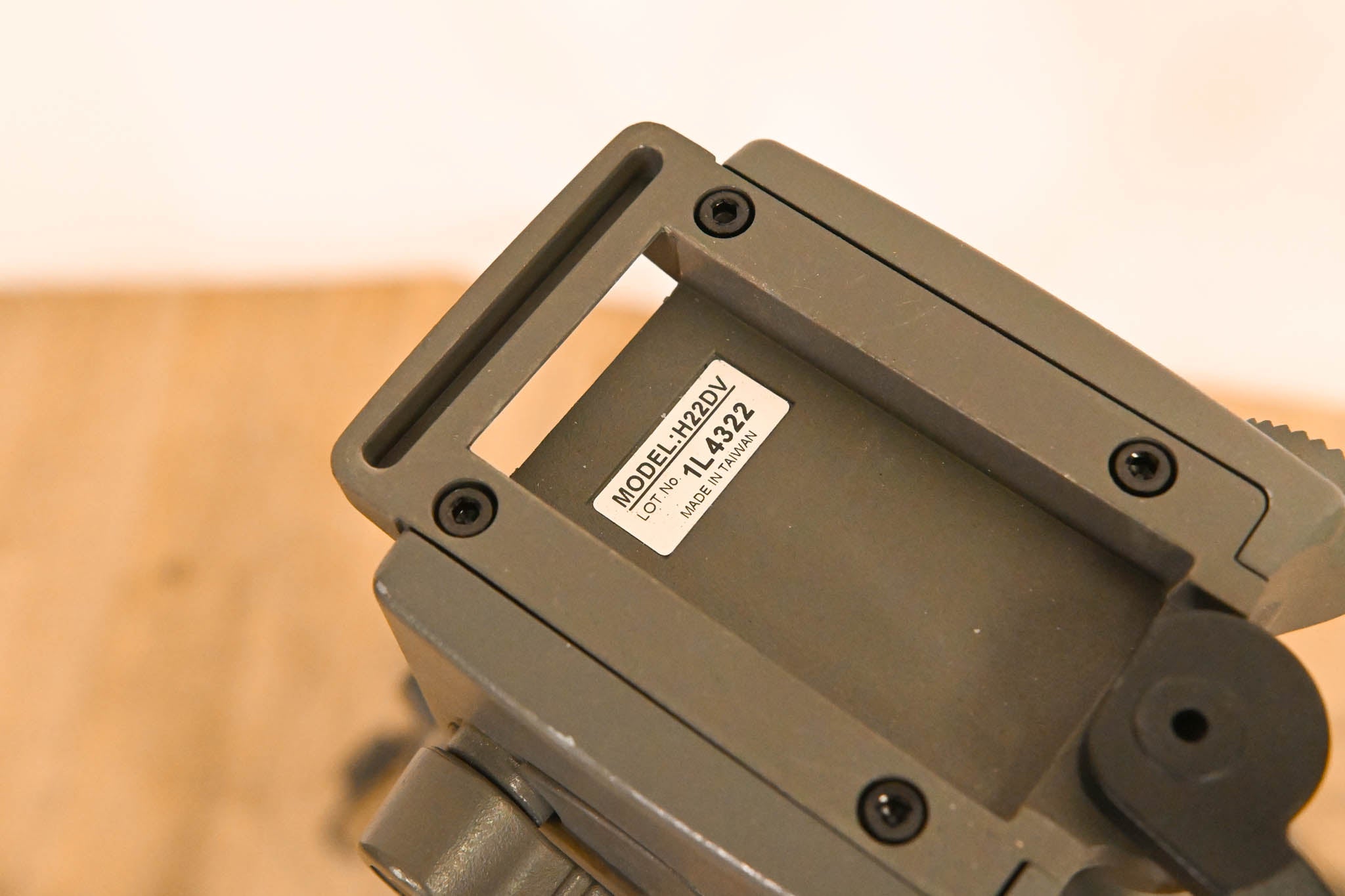 Libec TH-950 DV Fluid Head with Tripod Legs