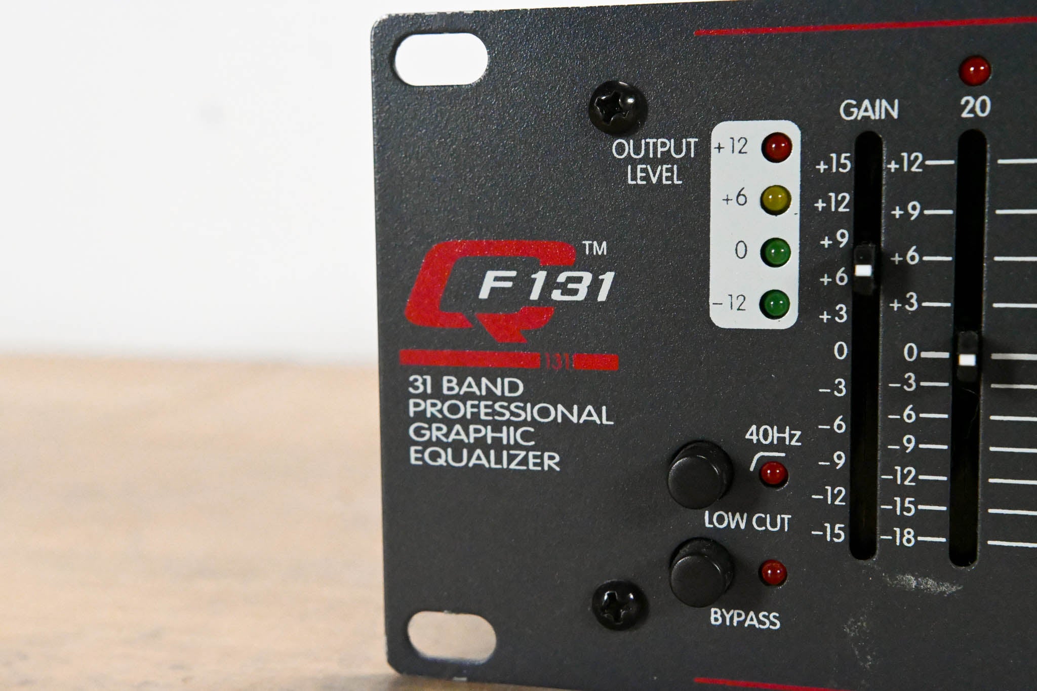 Peavey QF 131 31-Band Graphic Equalizer