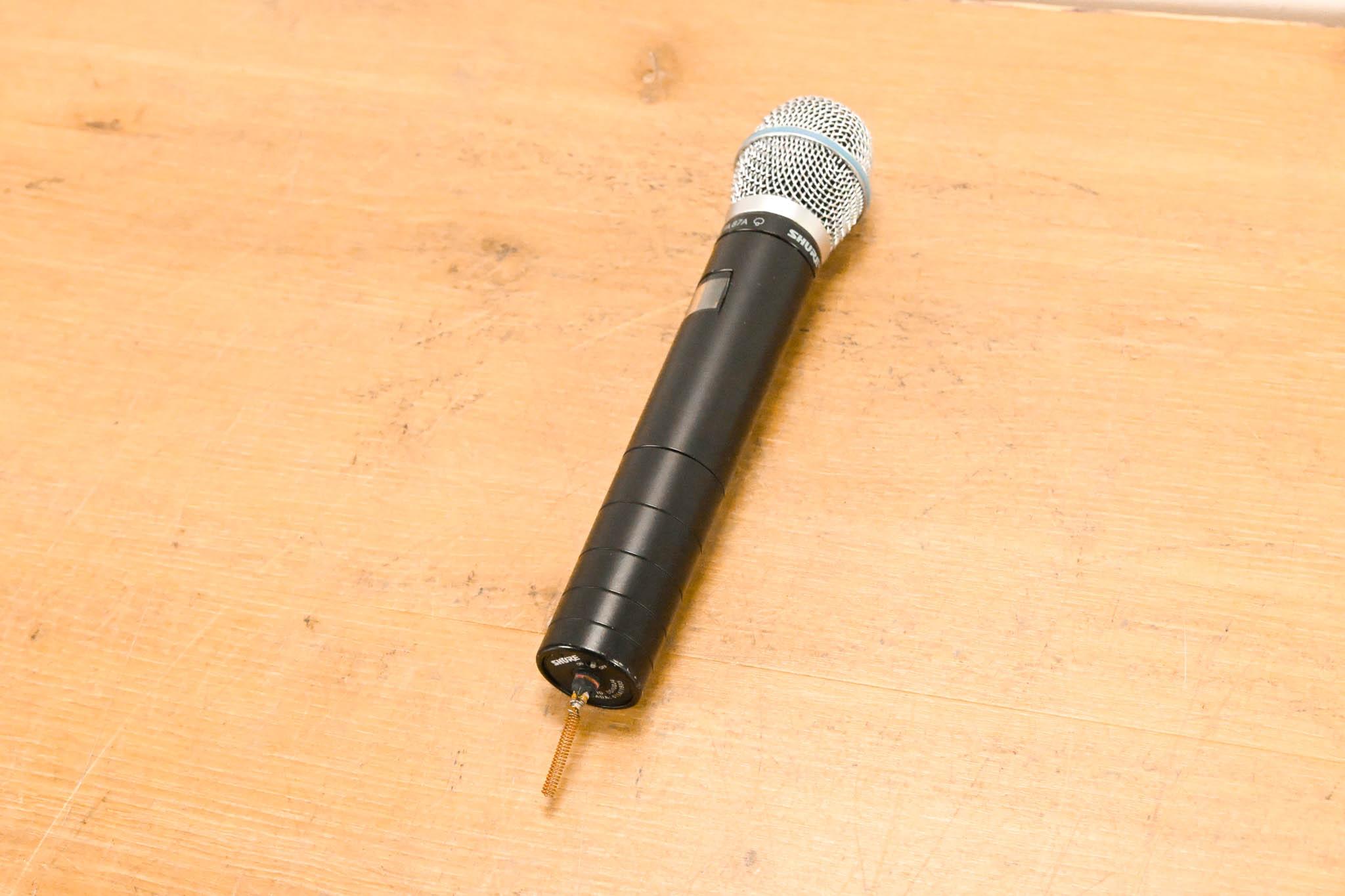 Shure U4D-J4 Dual Wireless Receiver with U2/BETA87A Handheld - J4 Band