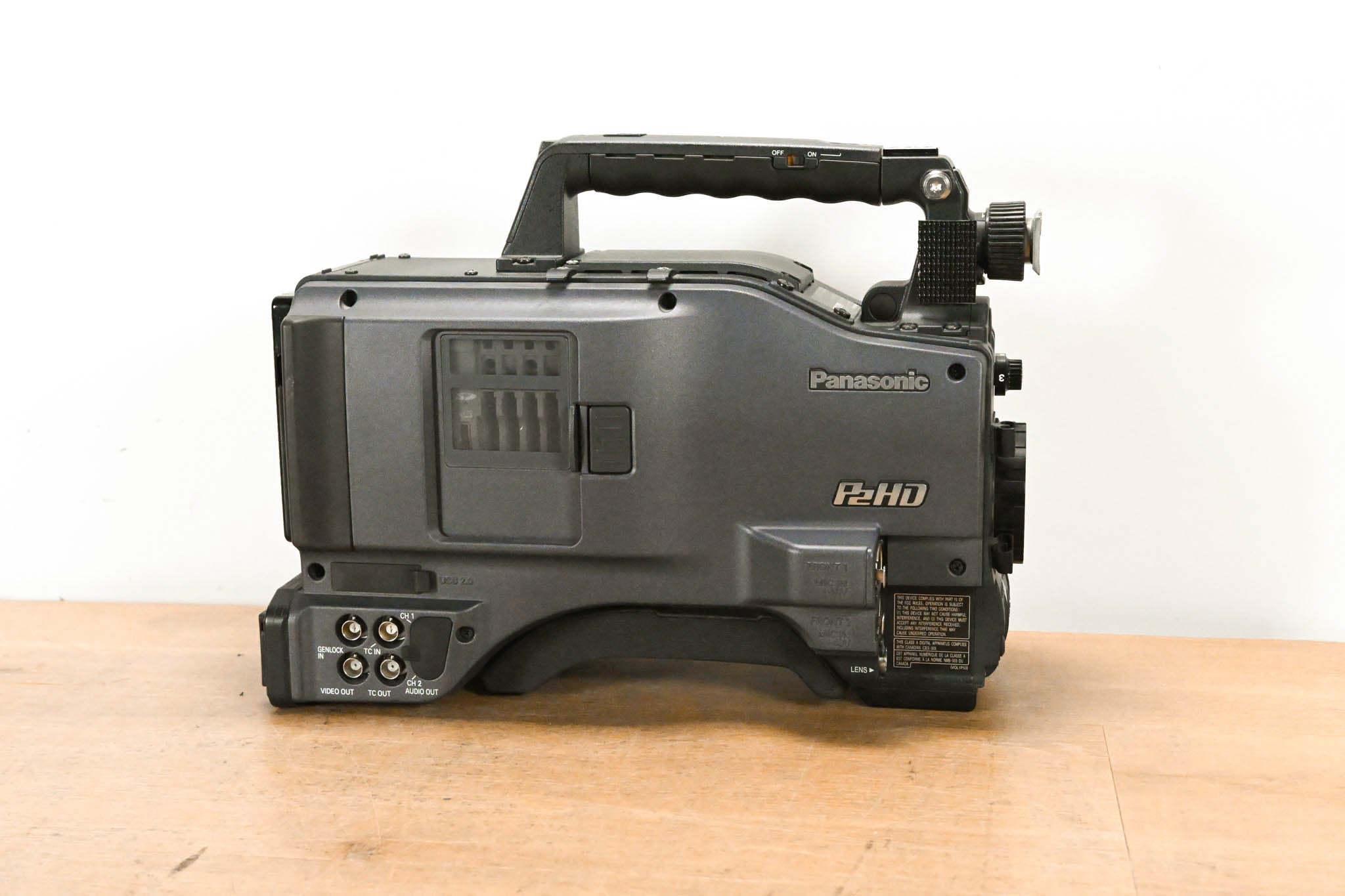 Panasonic AG-HPX500P 2/3" Shoulder-Mounted P2HD Camcorder