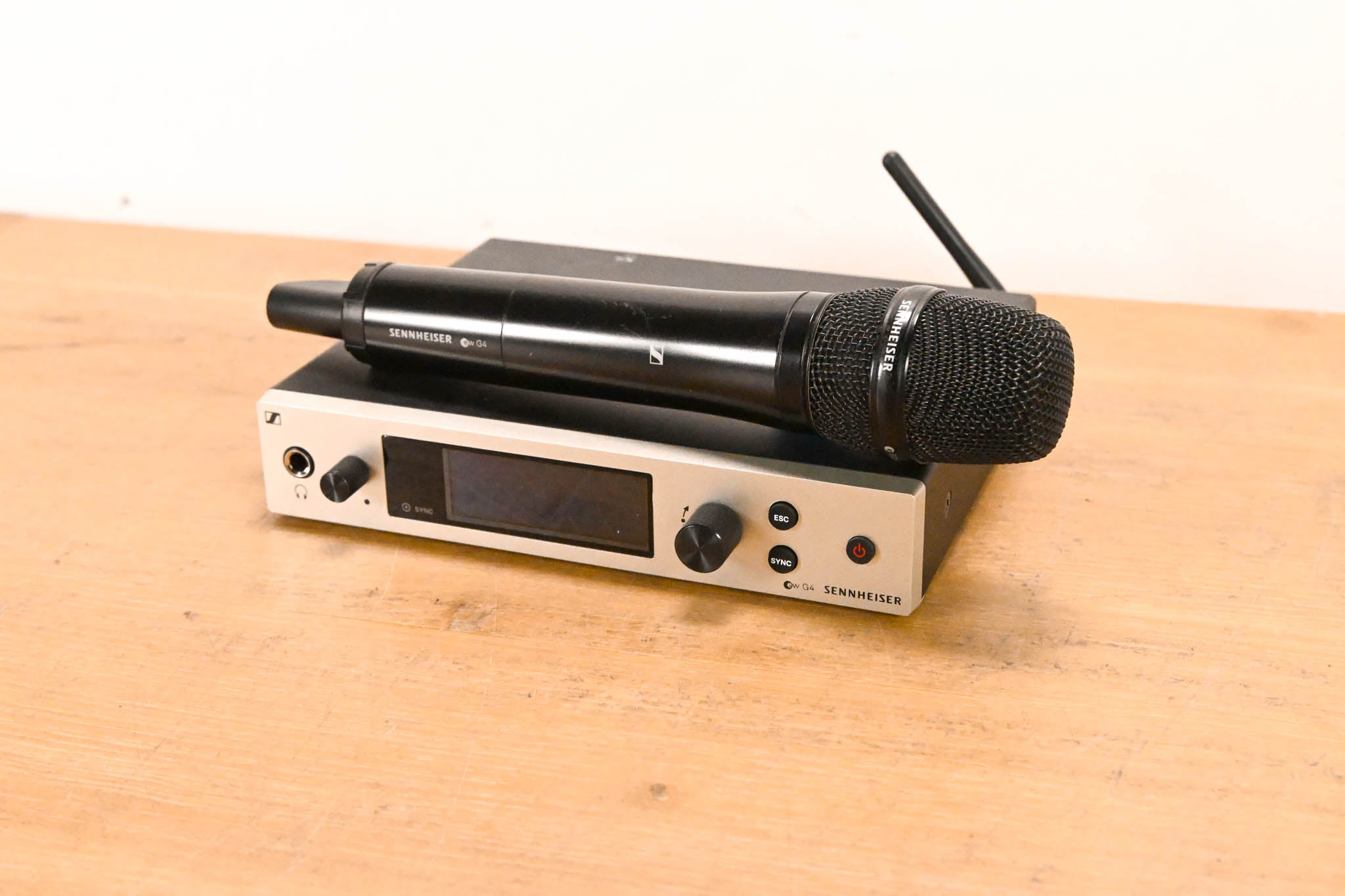 Sennheiser EW 500 G4-935 Handheld Microphone System - AW+ Band (NO PSU)